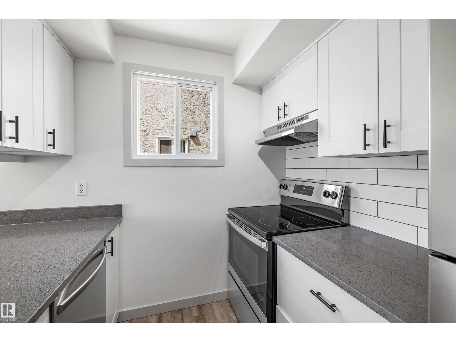 












189 LANCASTER TC NW

,
Edmonton,




Alberta
T5X5T2

