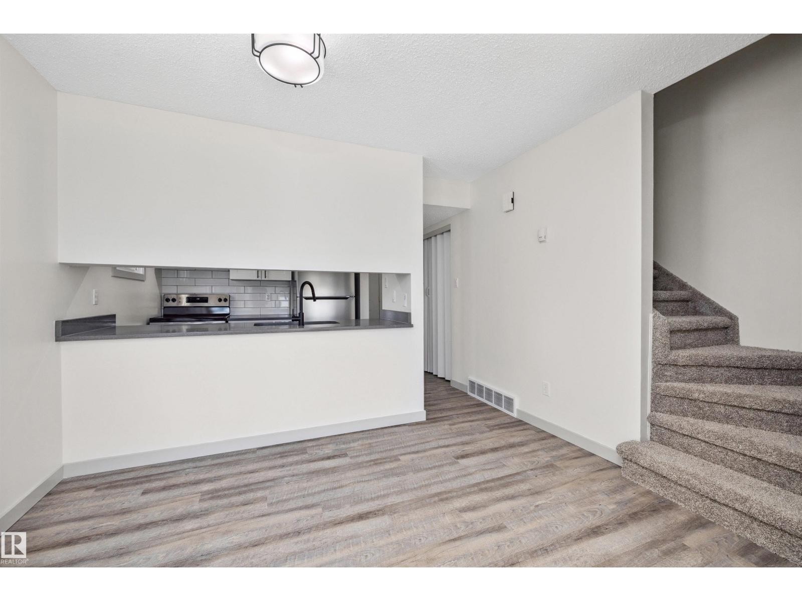 












189 LANCASTER TC NW

,
Edmonton,




Alberta
T5X5T2

