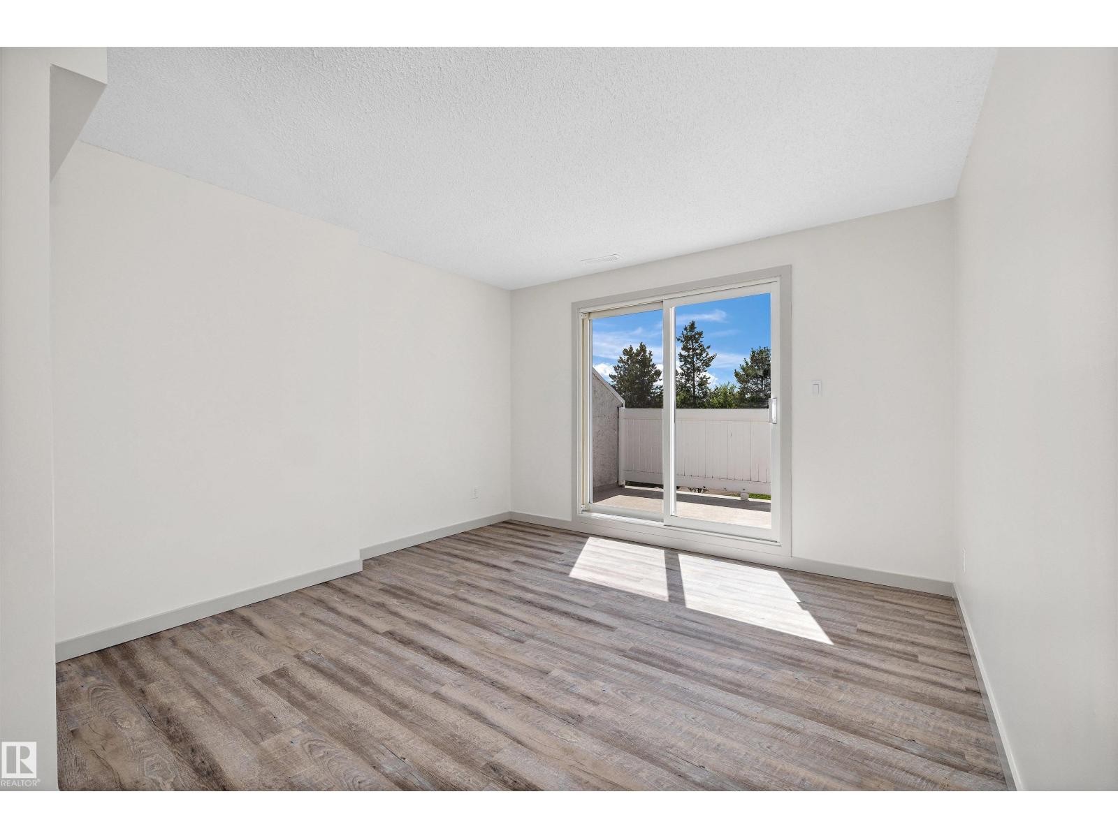 












189 LANCASTER TC NW

,
Edmonton,




Alberta
T5X5T2

