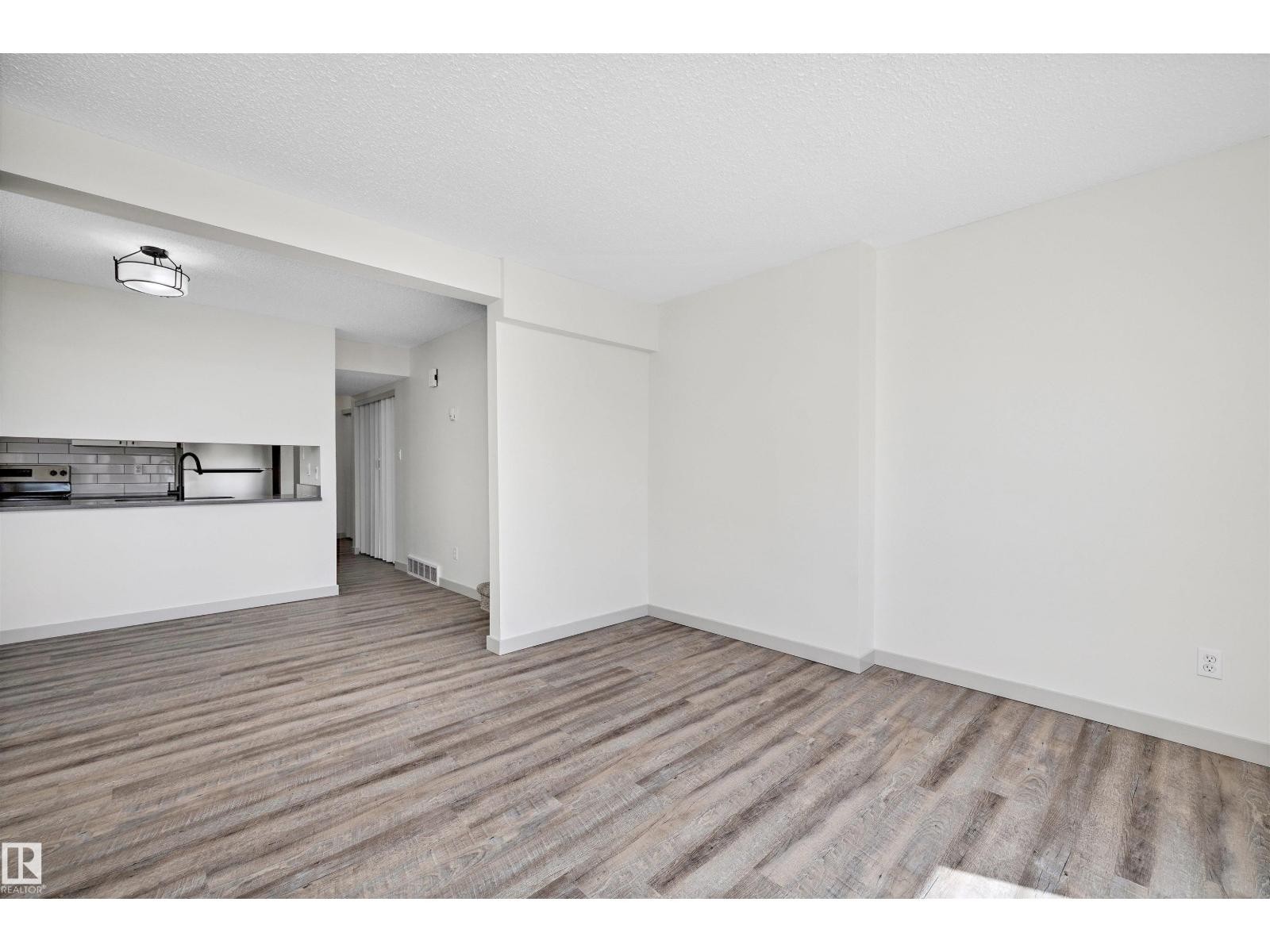 












189 LANCASTER TC NW

,
Edmonton,




Alberta
T5X5T2

