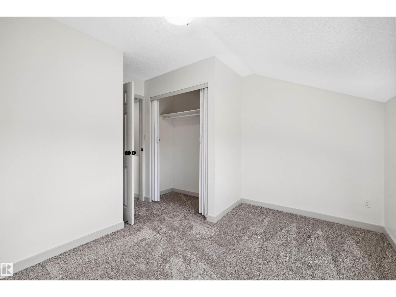 












189 LANCASTER TC NW

,
Edmonton,




Alberta
T5X5T2

