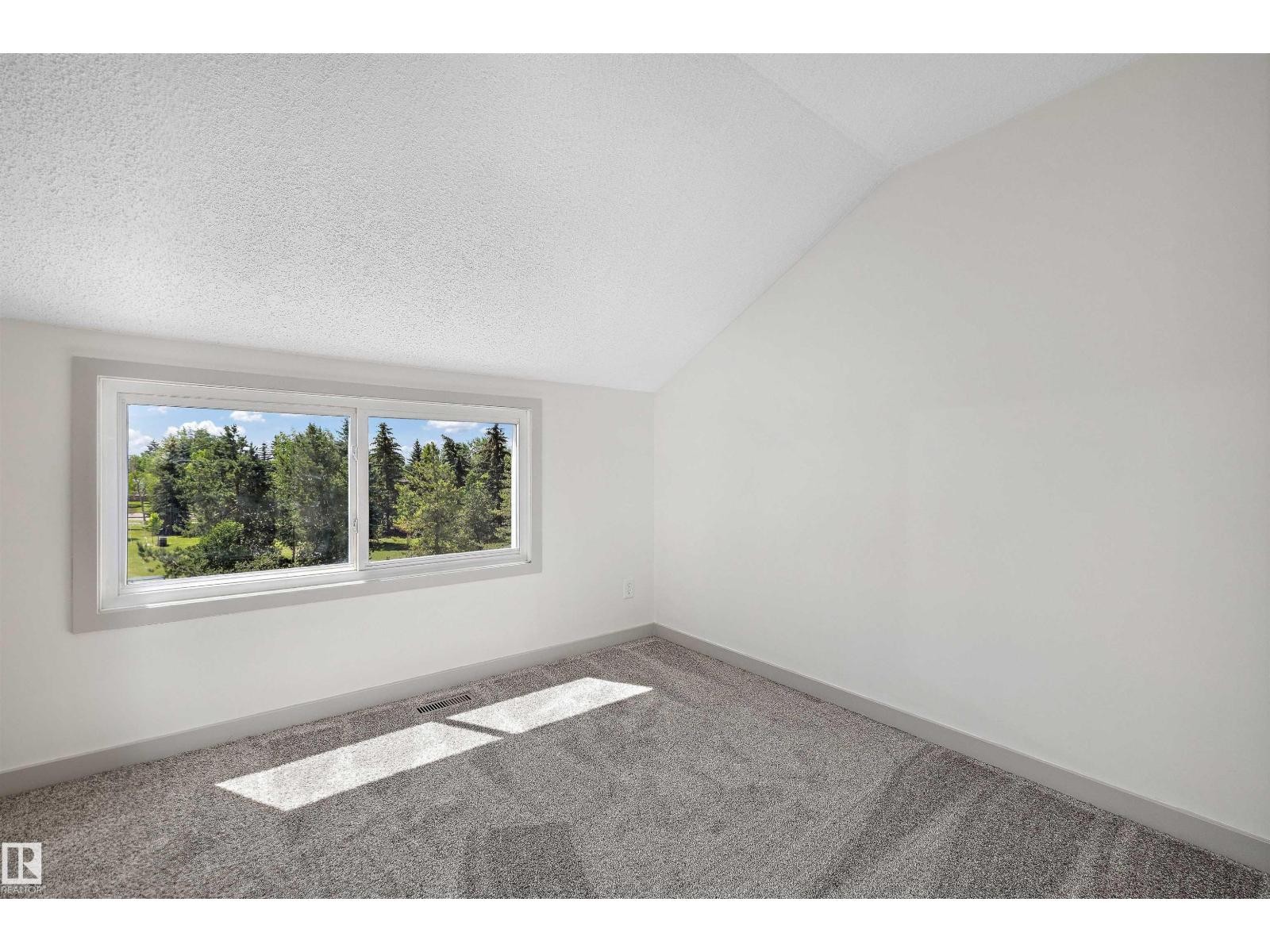 












189 LANCASTER TC NW

,
Edmonton,




Alberta
T5X5T2

