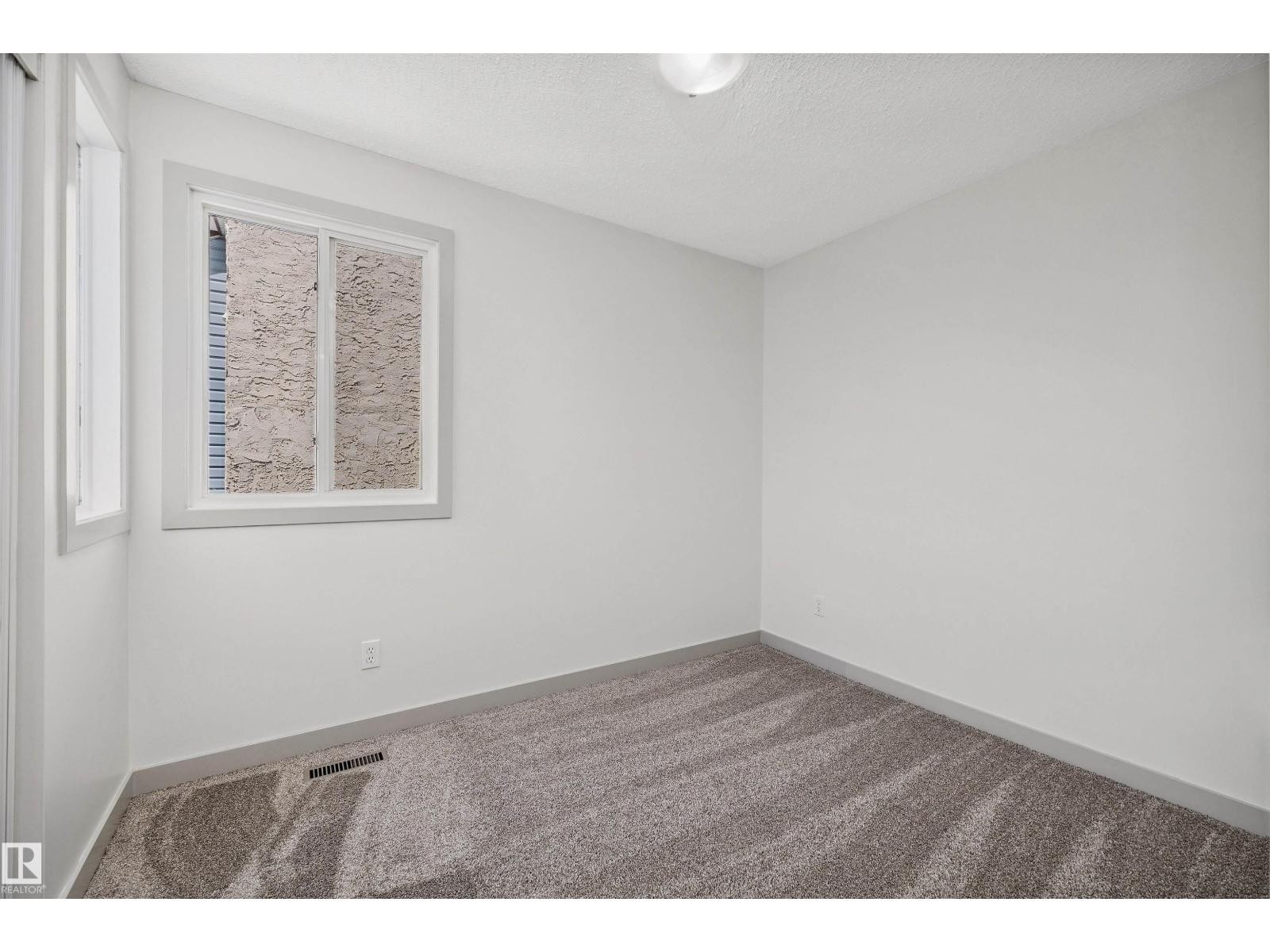 












189 LANCASTER TC NW

,
Edmonton,




Alberta
T5X5T2

