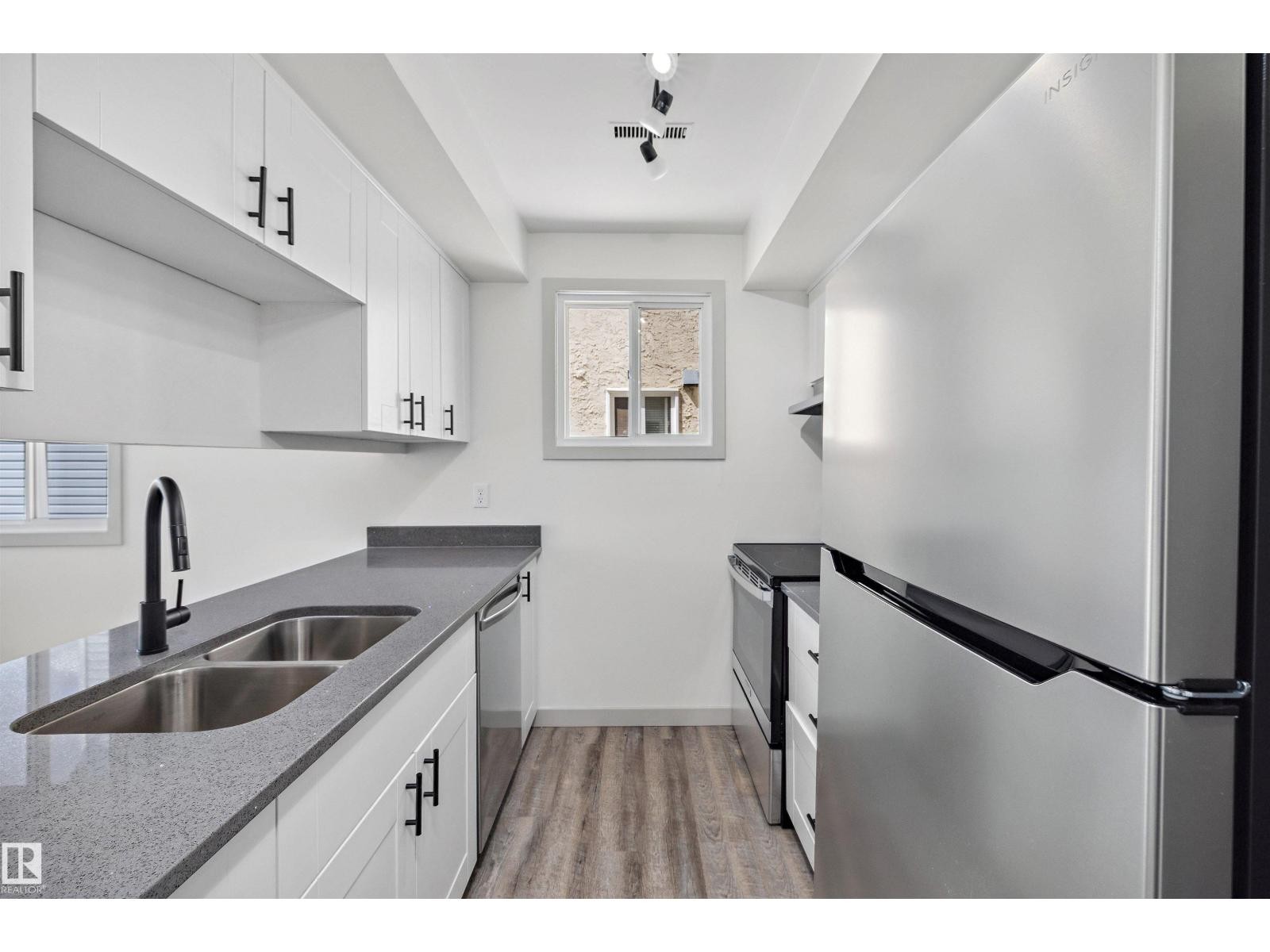 












189 LANCASTER TC NW

,
Edmonton,




Alberta
T5X5T2

