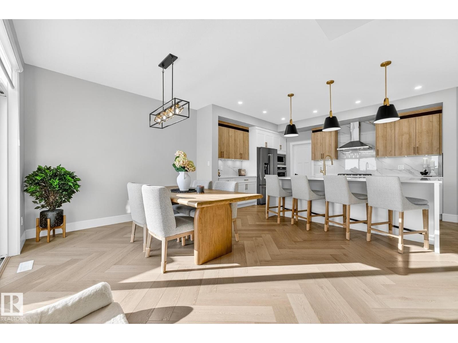 












37 EDGEFIELD WY

,
St. Albert,




Alberta
T8N8A1

