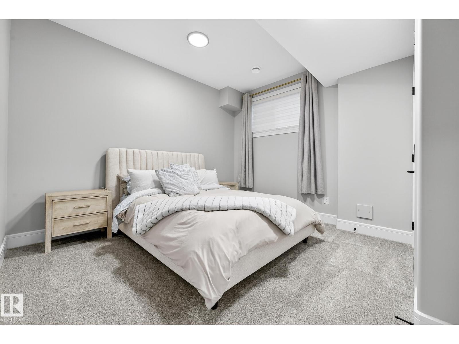 












37 EDGEFIELD WY

,
St. Albert,




Alberta
T8N8A1

