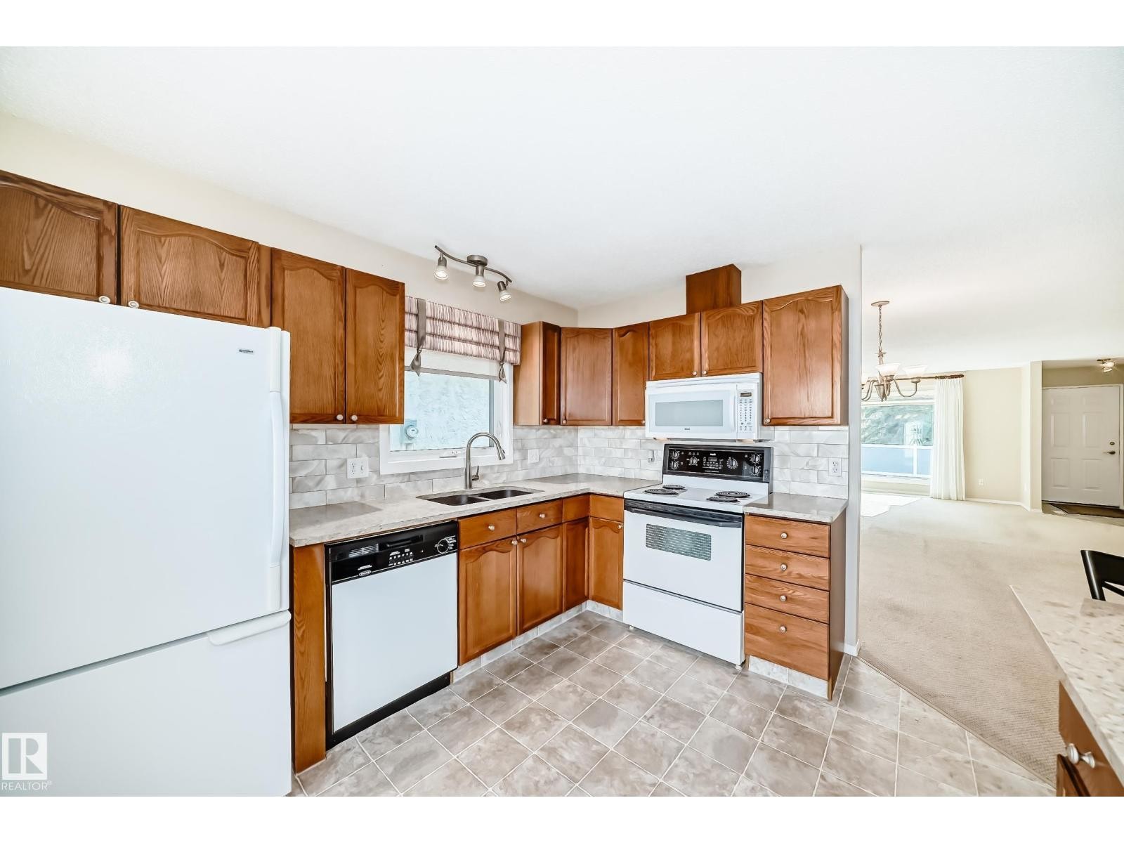 












9126 Garden RD

,
St. Albert,




Alberta
T8N5N3

