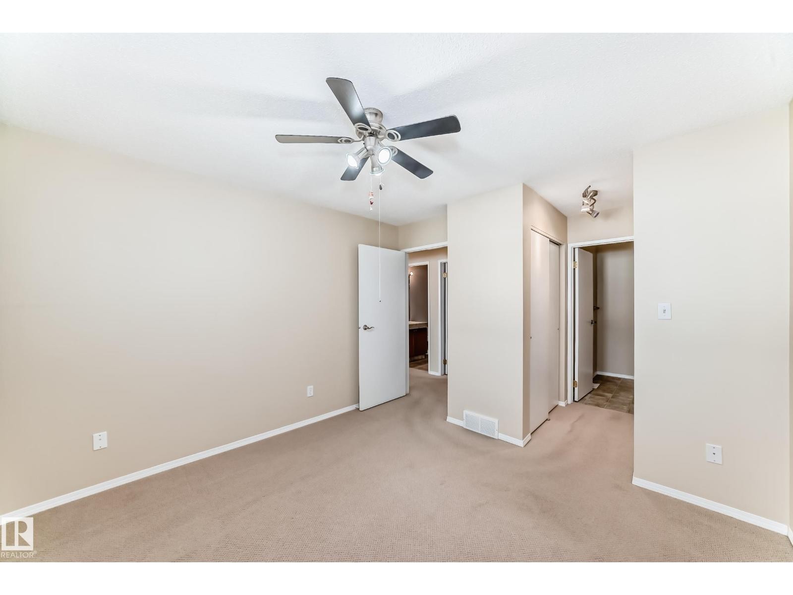 












9126 Garden RD

,
St. Albert,




Alberta
T8N5N3

