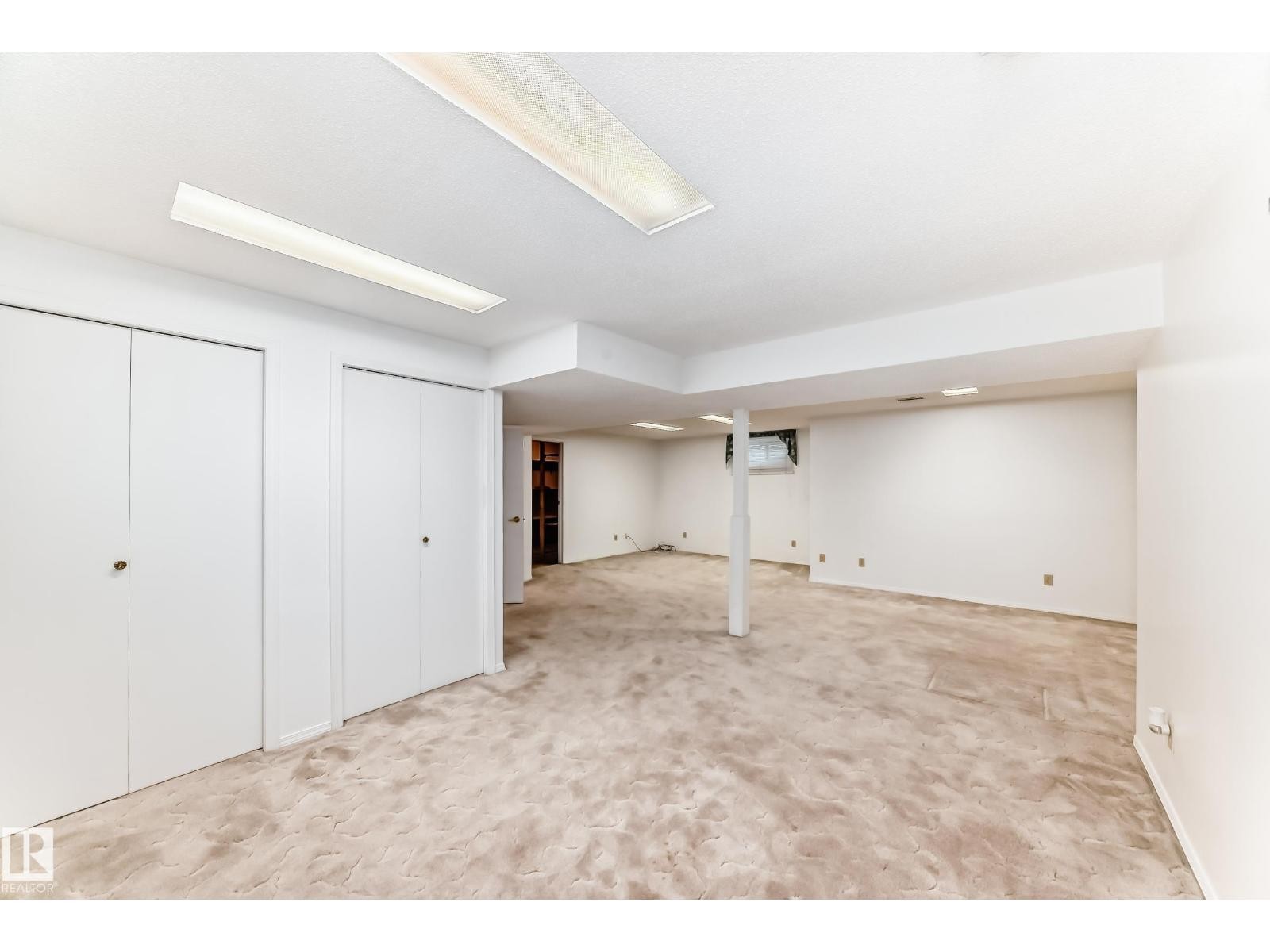 












9126 Garden RD

,
St. Albert,




Alberta
T8N5N3

