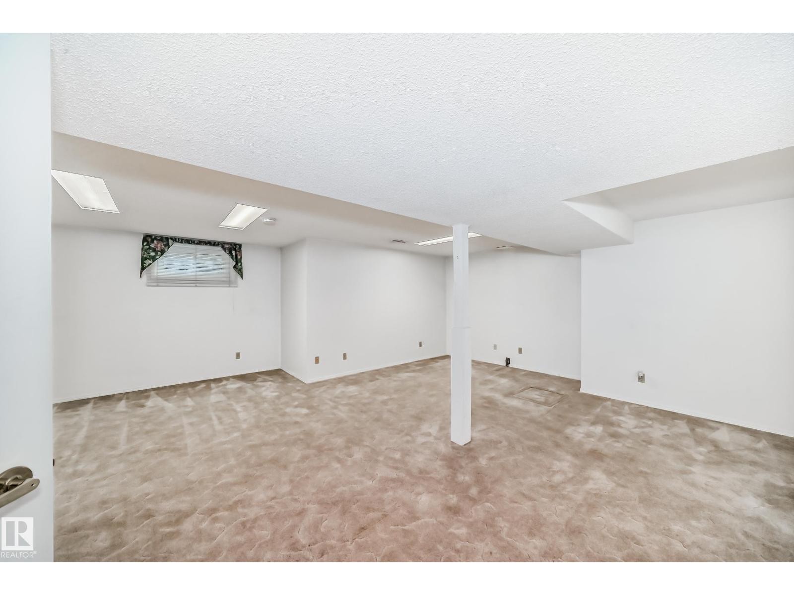 












9126 Garden RD

,
St. Albert,




Alberta
T8N5N3

