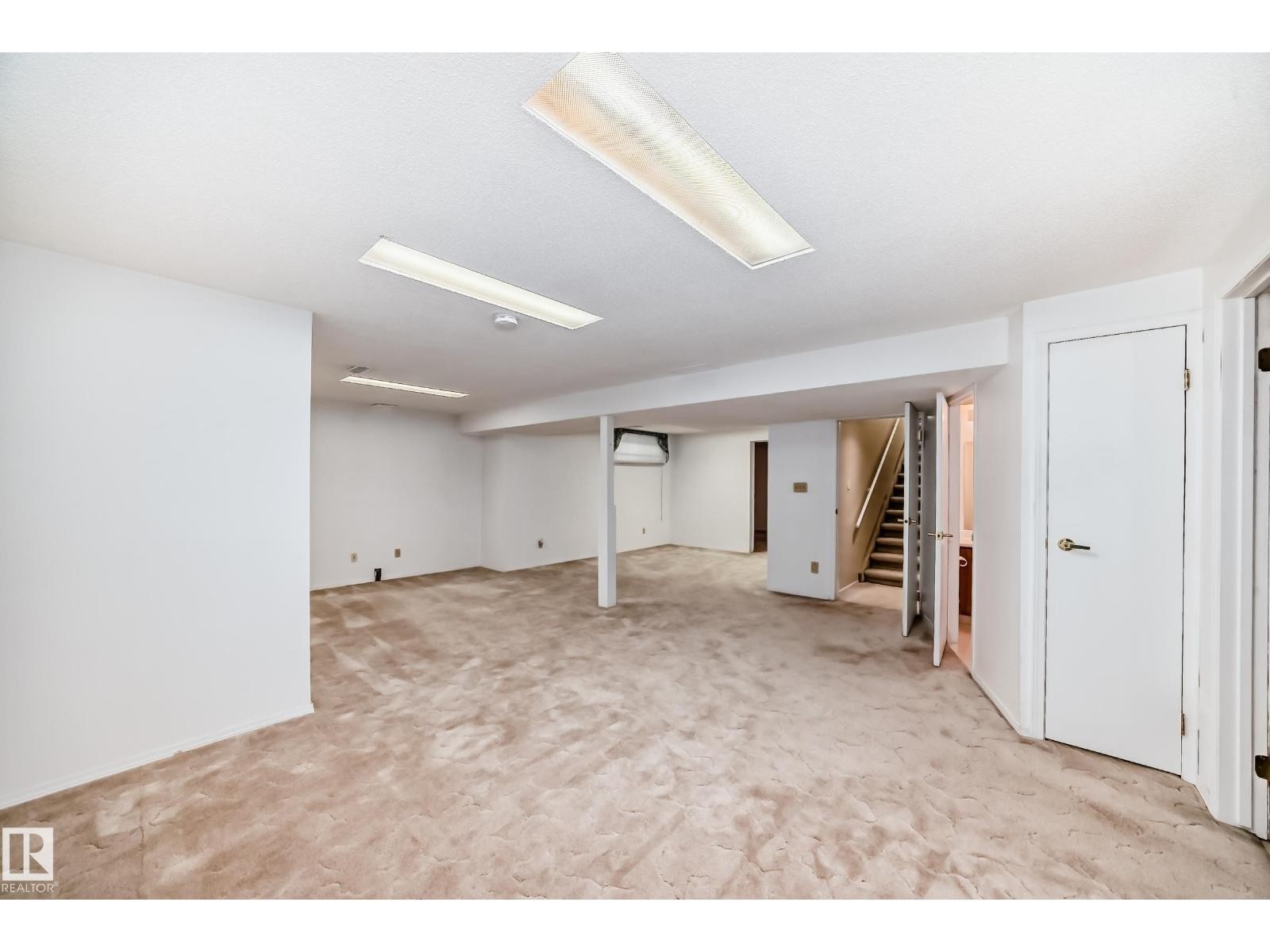 












9126 Garden RD

,
St. Albert,




Alberta
T8N5N3

