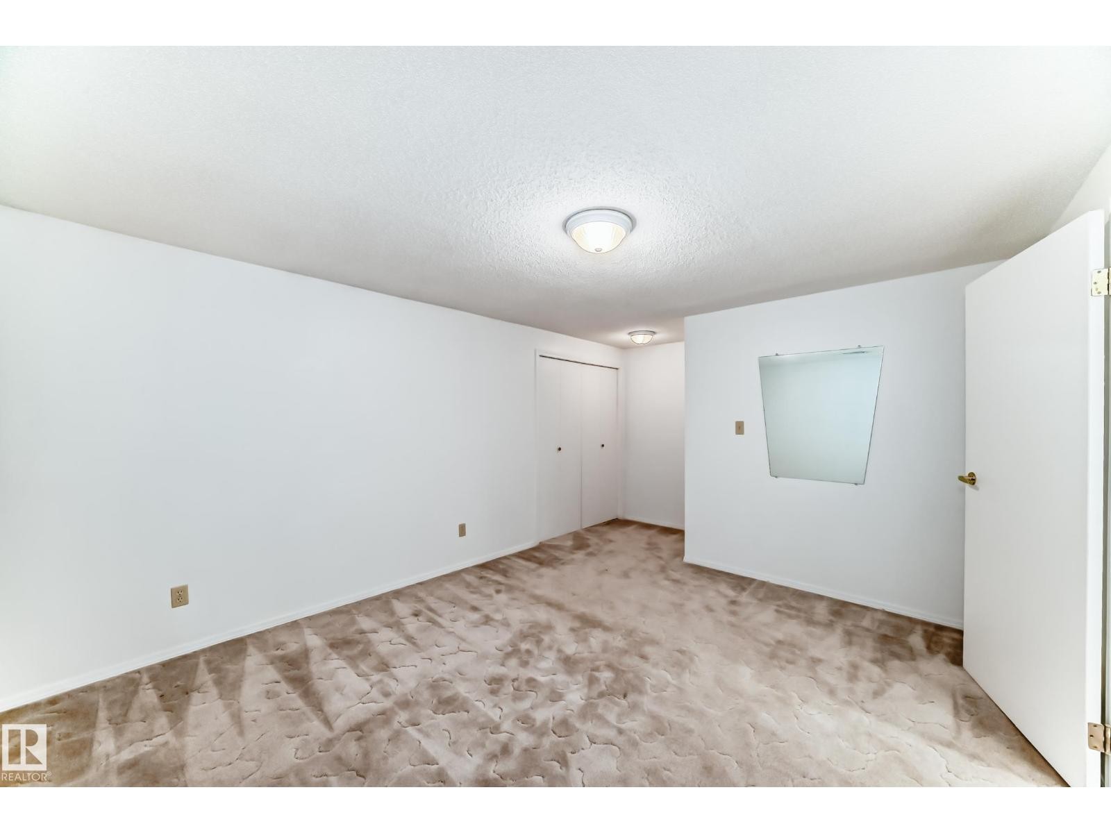 












9126 Garden RD

,
St. Albert,




Alberta
T8N5N3

