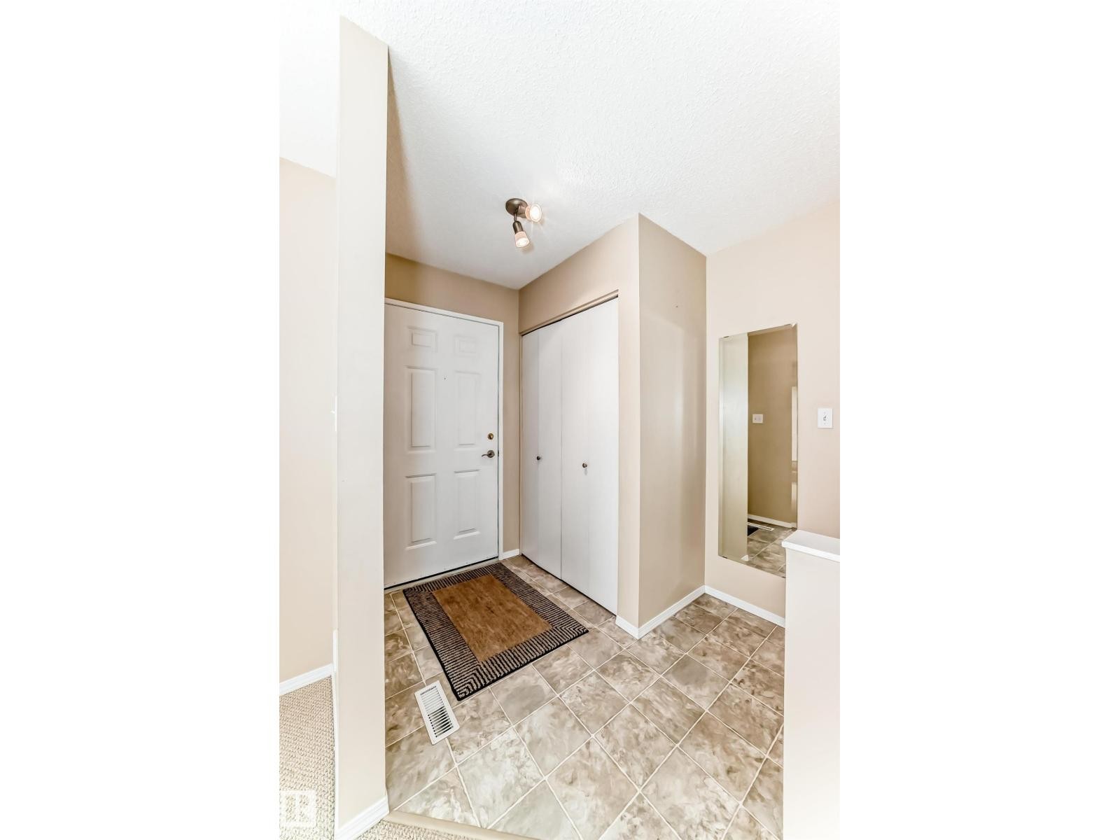 












9126 Garden RD

,
St. Albert,




Alberta
T8N5N3

