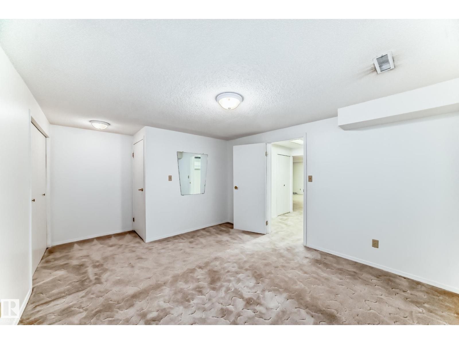 












9126 Garden RD

,
St. Albert,




Alberta
T8N5N3

