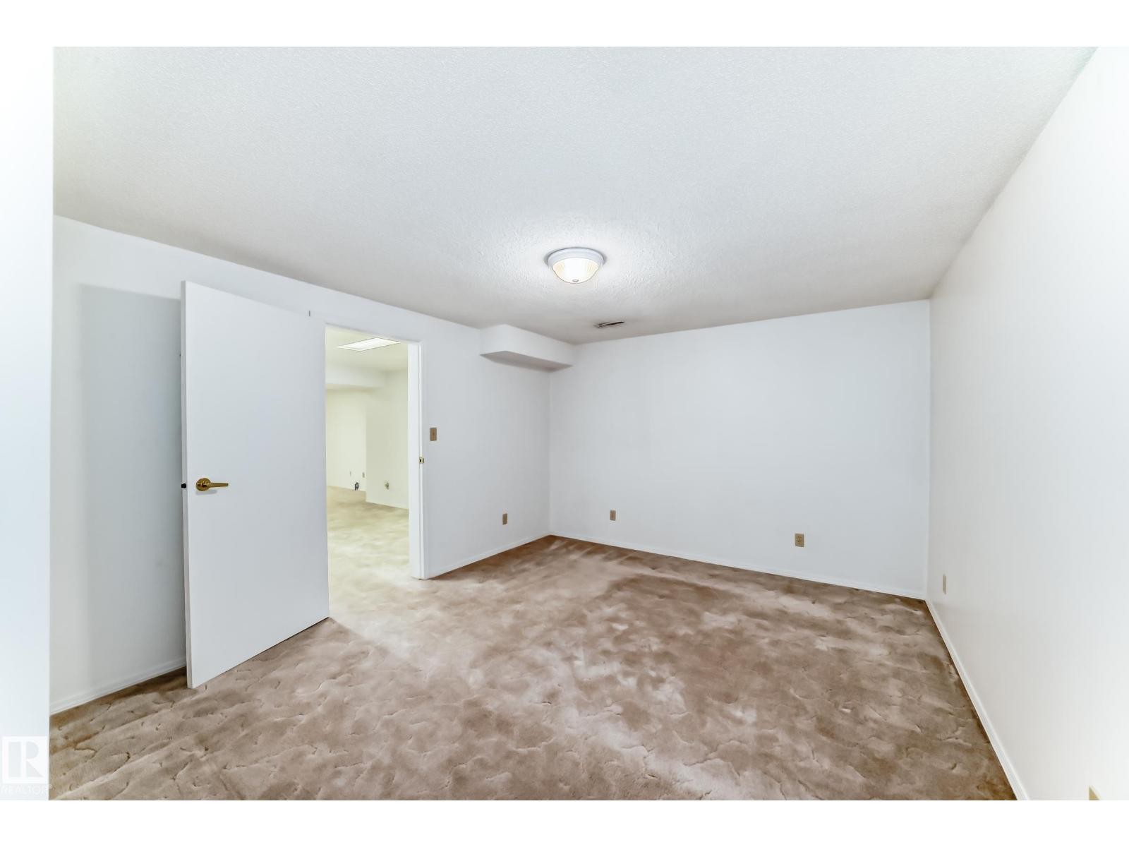 












9126 Garden RD

,
St. Albert,




Alberta
T8N5N3

