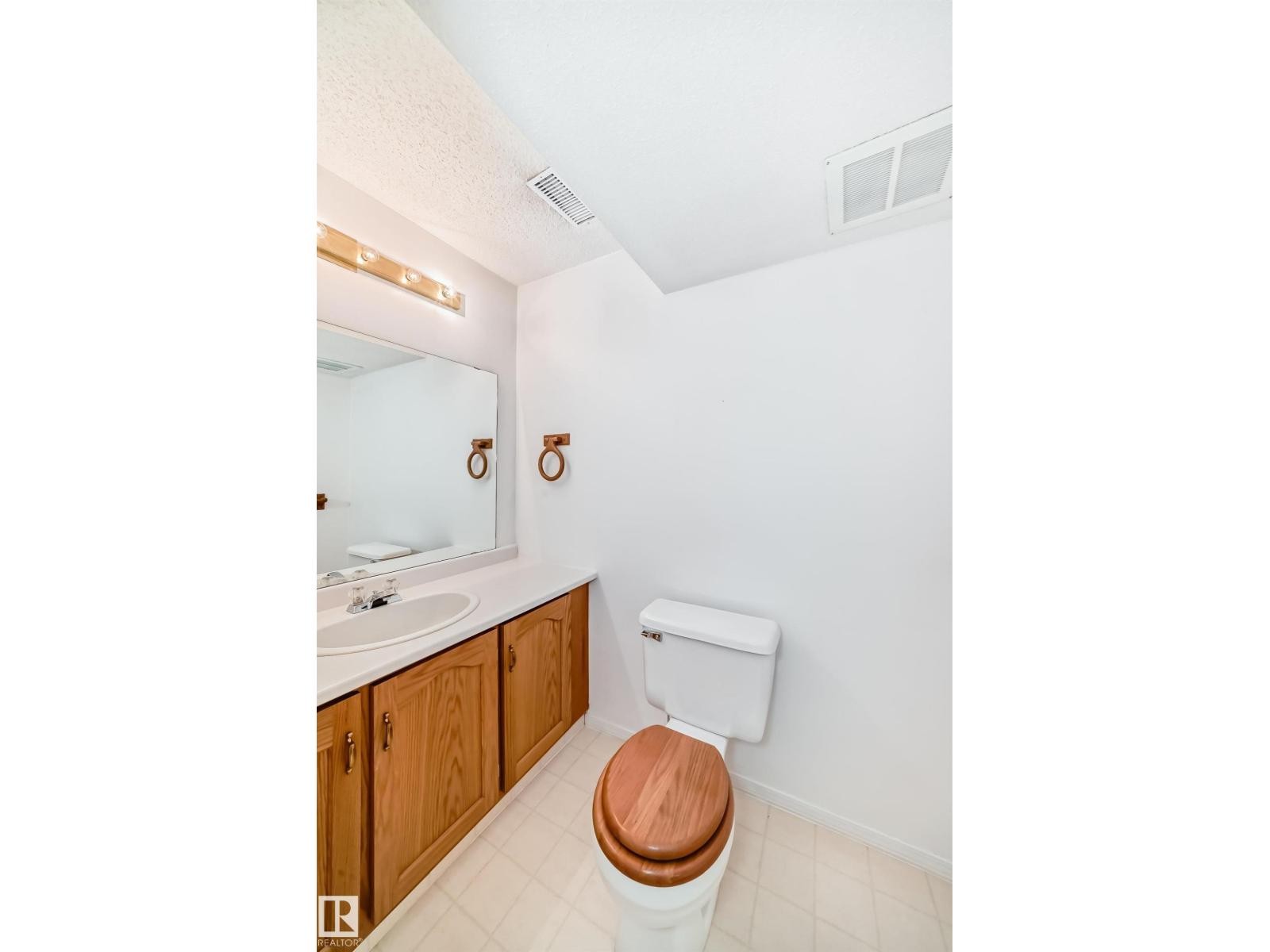 












9126 Garden RD

,
St. Albert,




Alberta
T8N5N3

