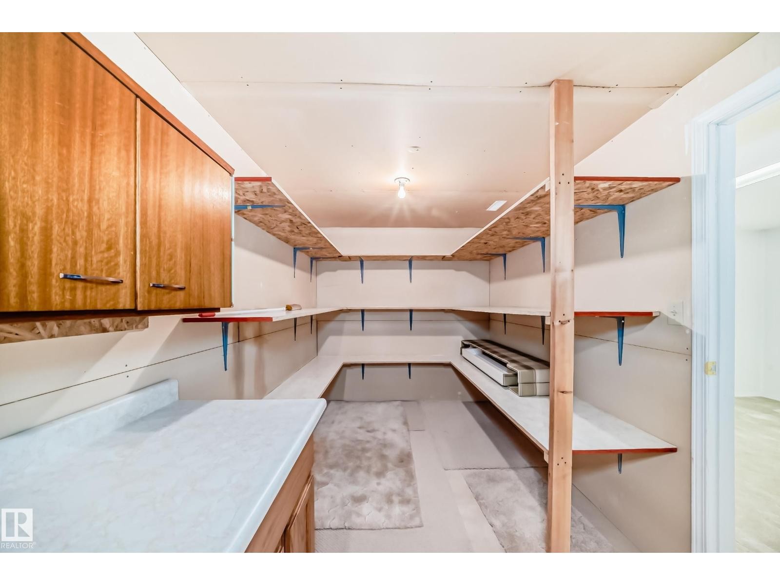 












9126 Garden RD

,
St. Albert,




Alberta
T8N5N3

