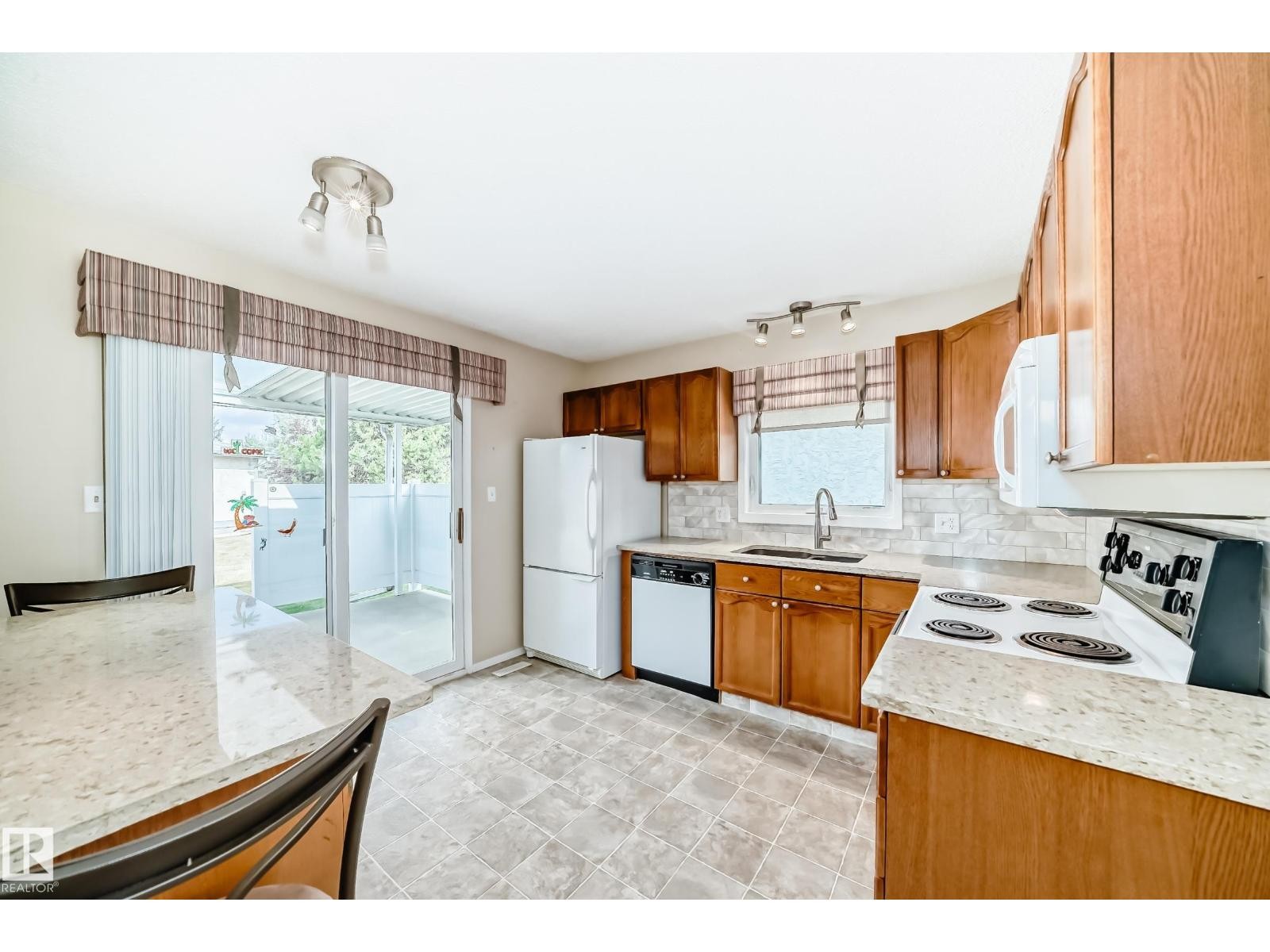 












9126 Garden RD

,
St. Albert,




Alberta
T8N5N3

