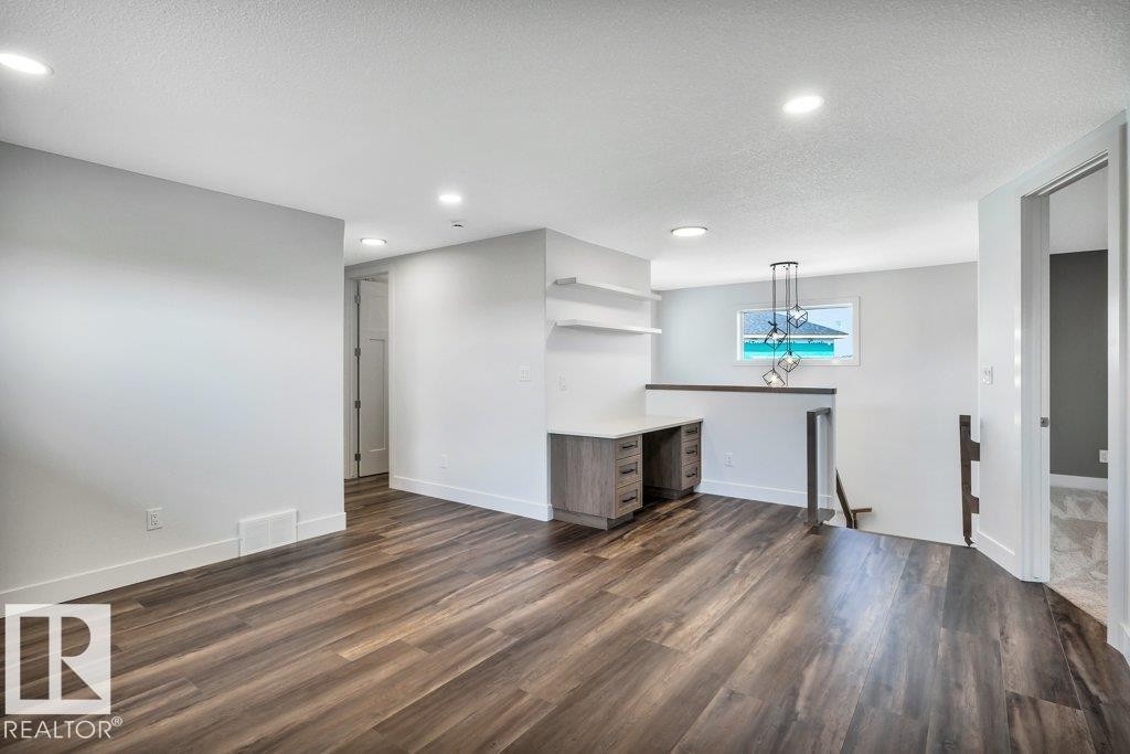 












13 HILLWOOD TC

,
Spruce Grove,




Alberta
T7X0X4

