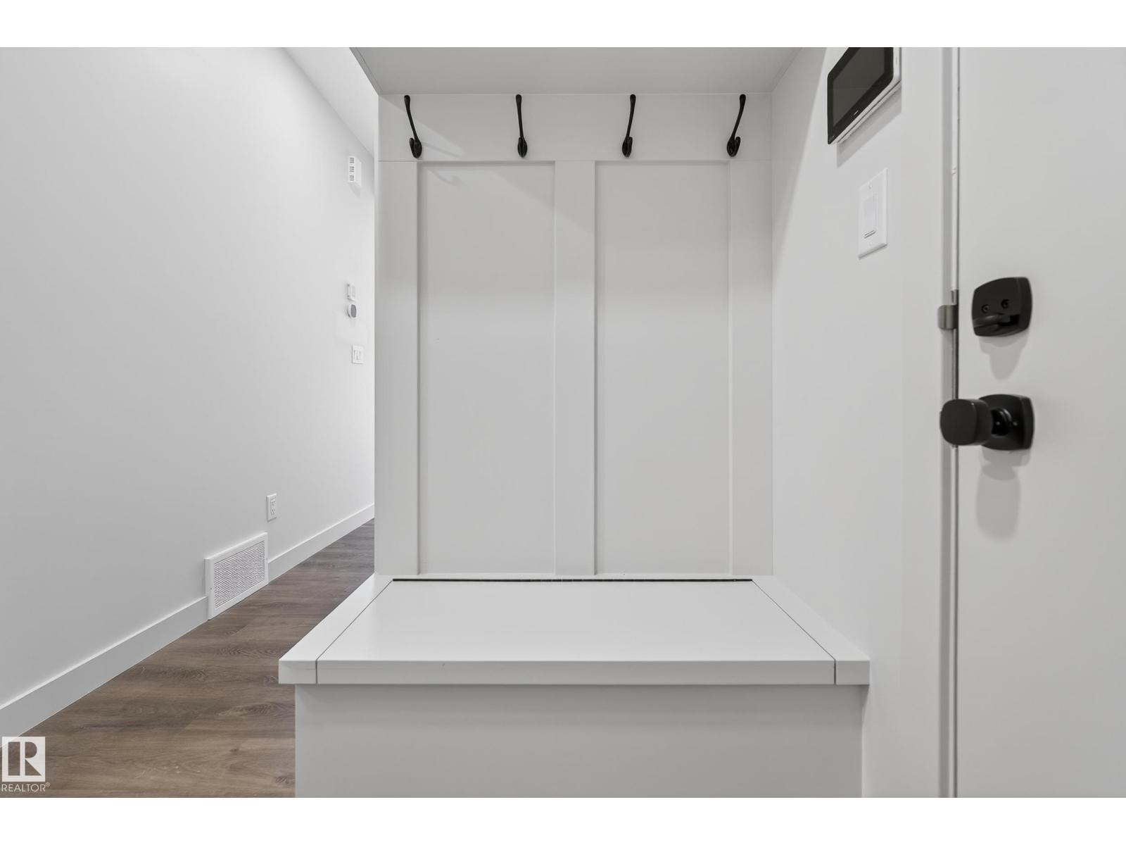 












10 PRESCOTT BV

,
Spruce Grove,




Alberta
T7X0R5

