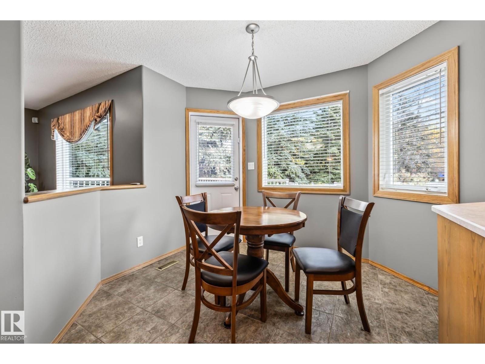 












3 HARNOIS PL

,
St. Albert,




Alberta
T8N5R2

