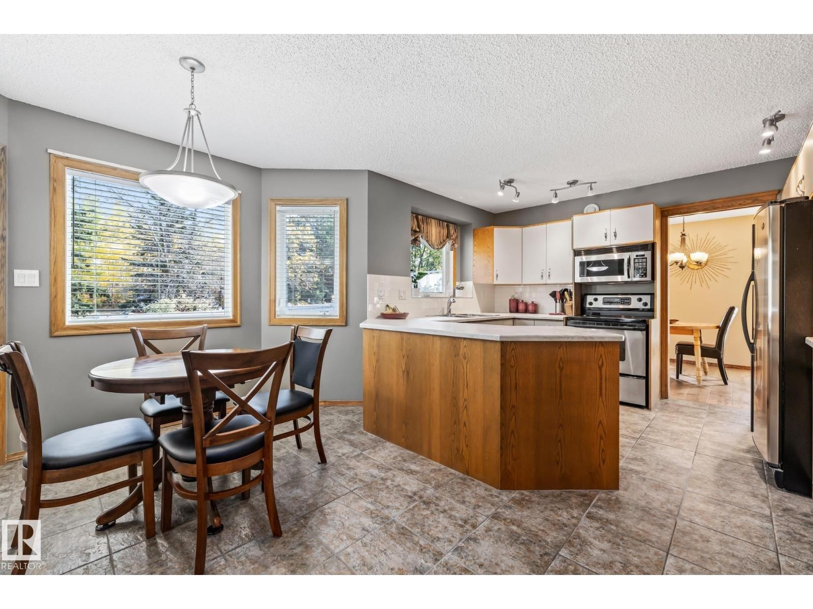 












3 HARNOIS PL

,
St. Albert,




Alberta
T8N5R2

