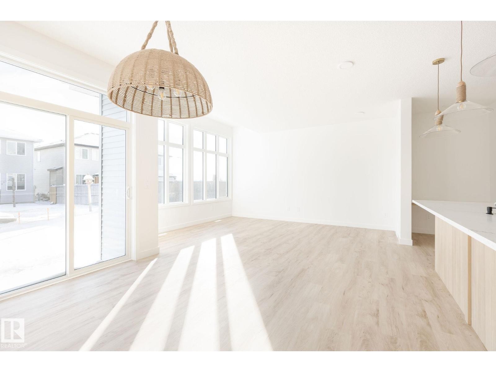 












20624 43 AV NW

,
Edmonton,




Alberta
T6M3E3

