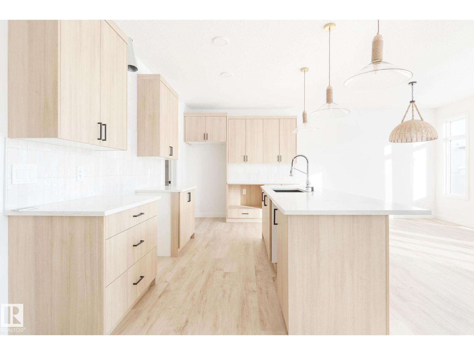 












20624 43 AV NW

,
Edmonton,




Alberta
T6M3E3

