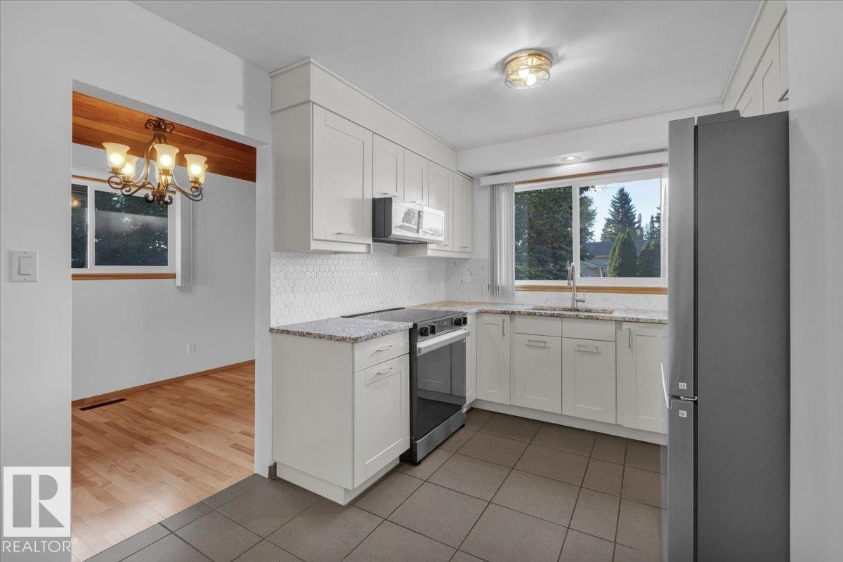 












11739 39 AV NW

,
Edmonton,




Alberta
T6J0M8


