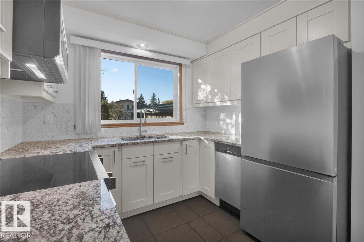 












11739 39 AV NW

,
Edmonton,




Alberta
T6J0M8


