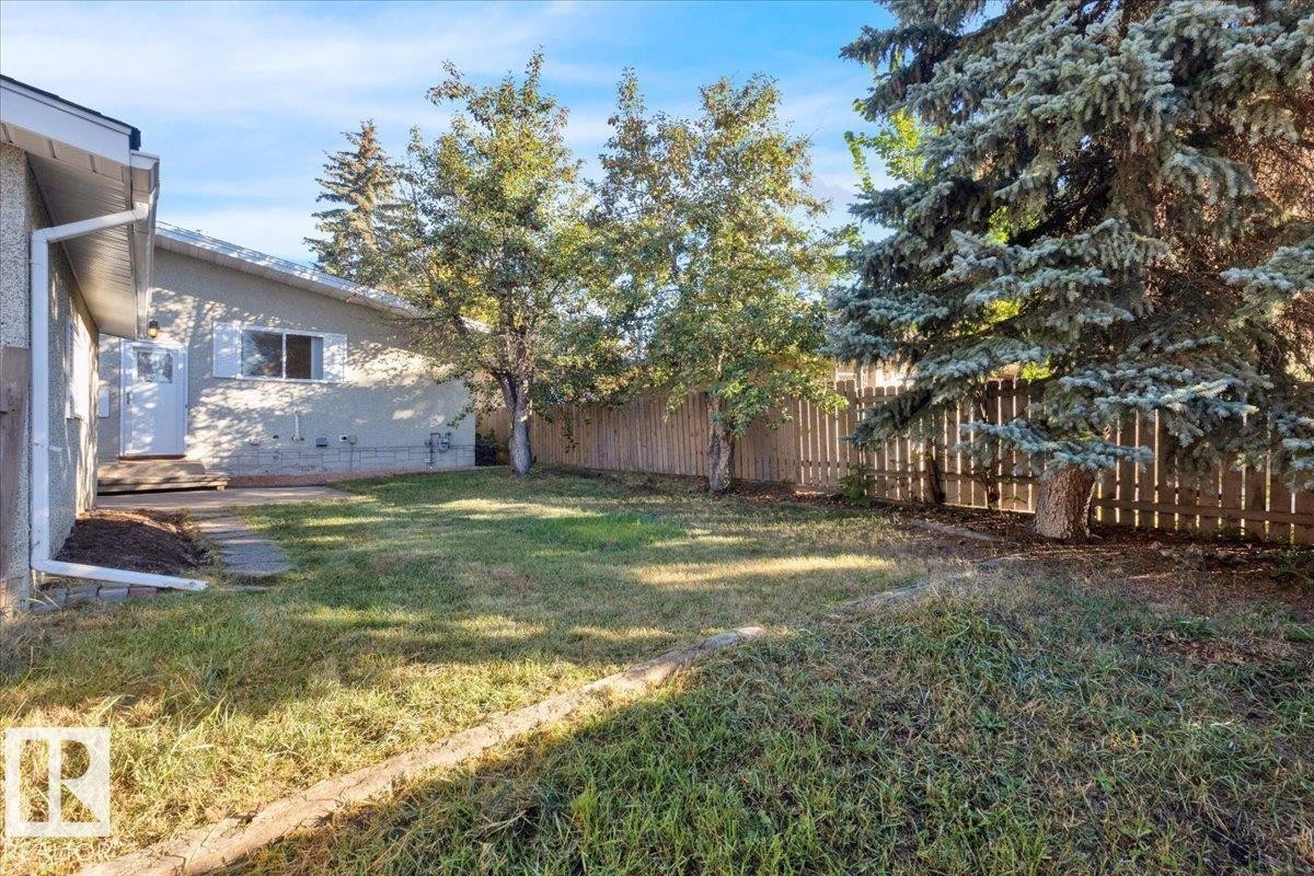












11739 39 AV NW

,
Edmonton,




Alberta
T6J0M8

