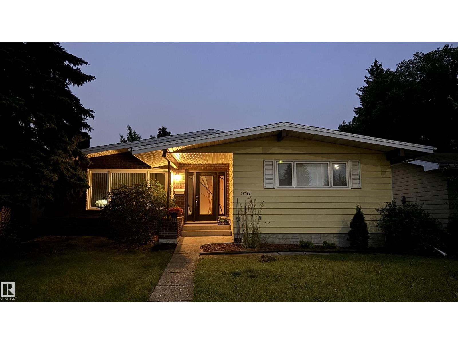 












11739 39 AV NW

,
Edmonton,




Alberta
T6J0M8

