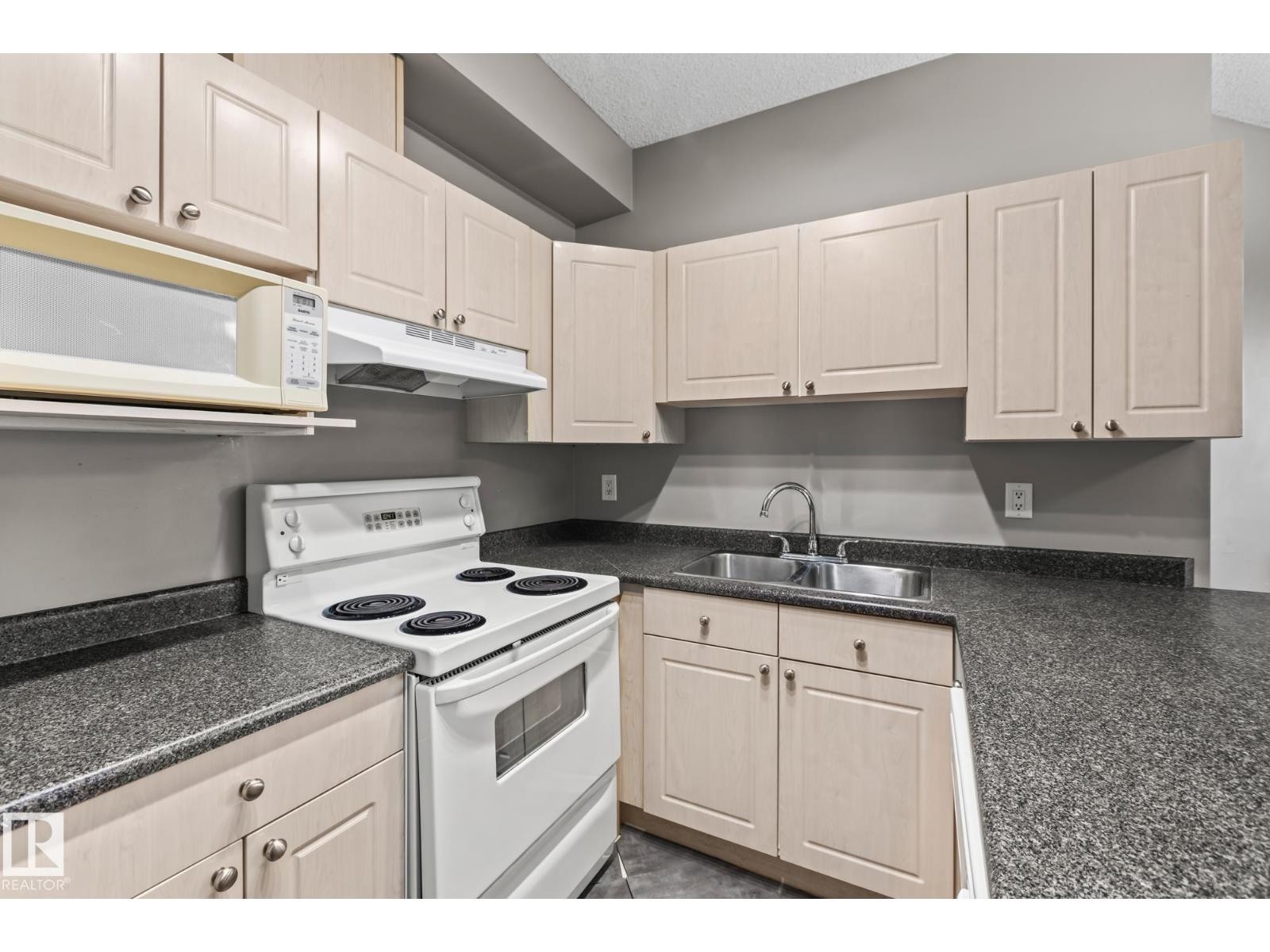 












#303 10118 95 ST NW

,
Edmonton,




Alberta
T5H4R6

