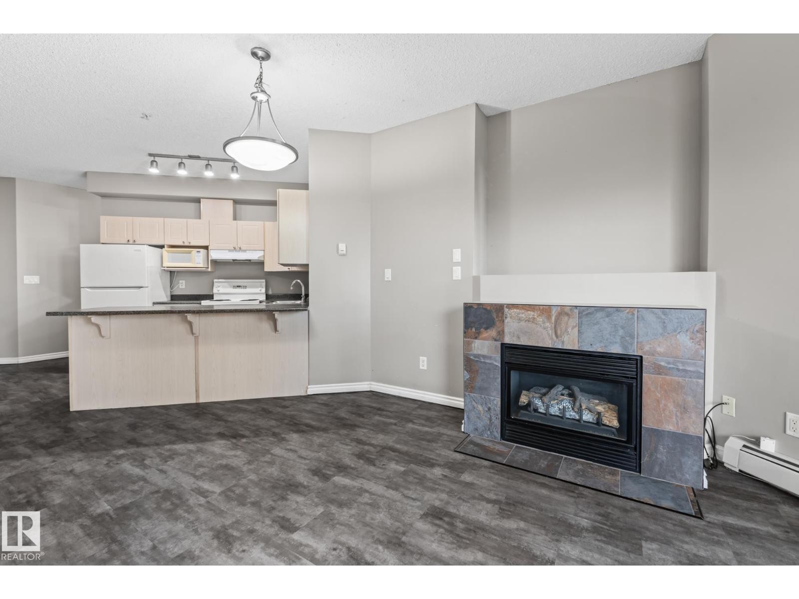 












#303 10118 95 ST NW

,
Edmonton,




Alberta
T5H4R6

