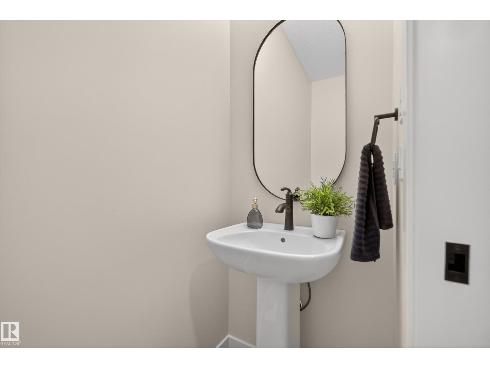 












29 PRESCOTT CL

,
Spruce Grove,




Alberta
T7X0R3

