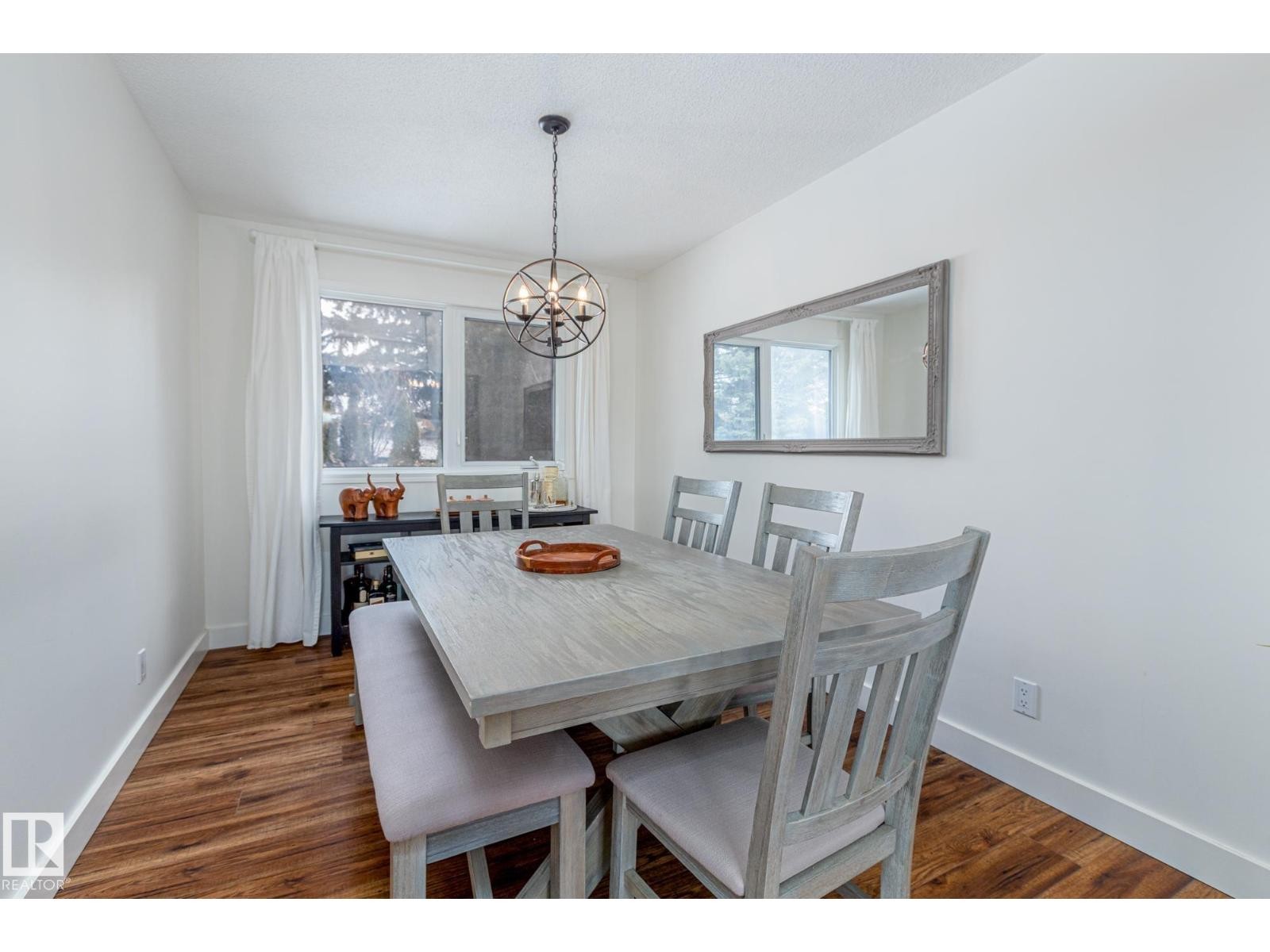 












25 BROADVIEW CR

,
St. Albert,




Alberta
T8N0B1

