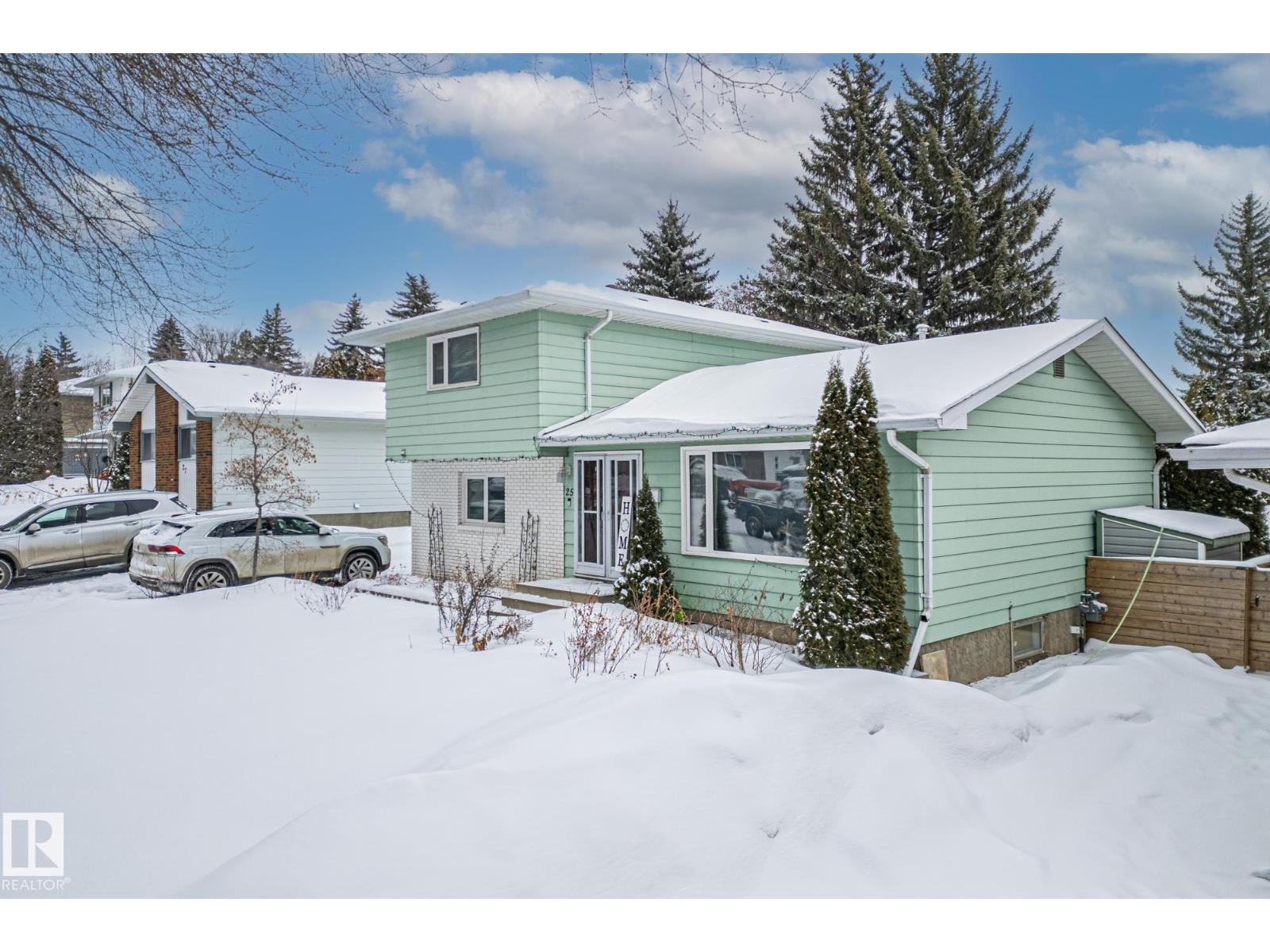 












25 BROADVIEW CR

,
St. Albert,




Alberta
T8N0B1

