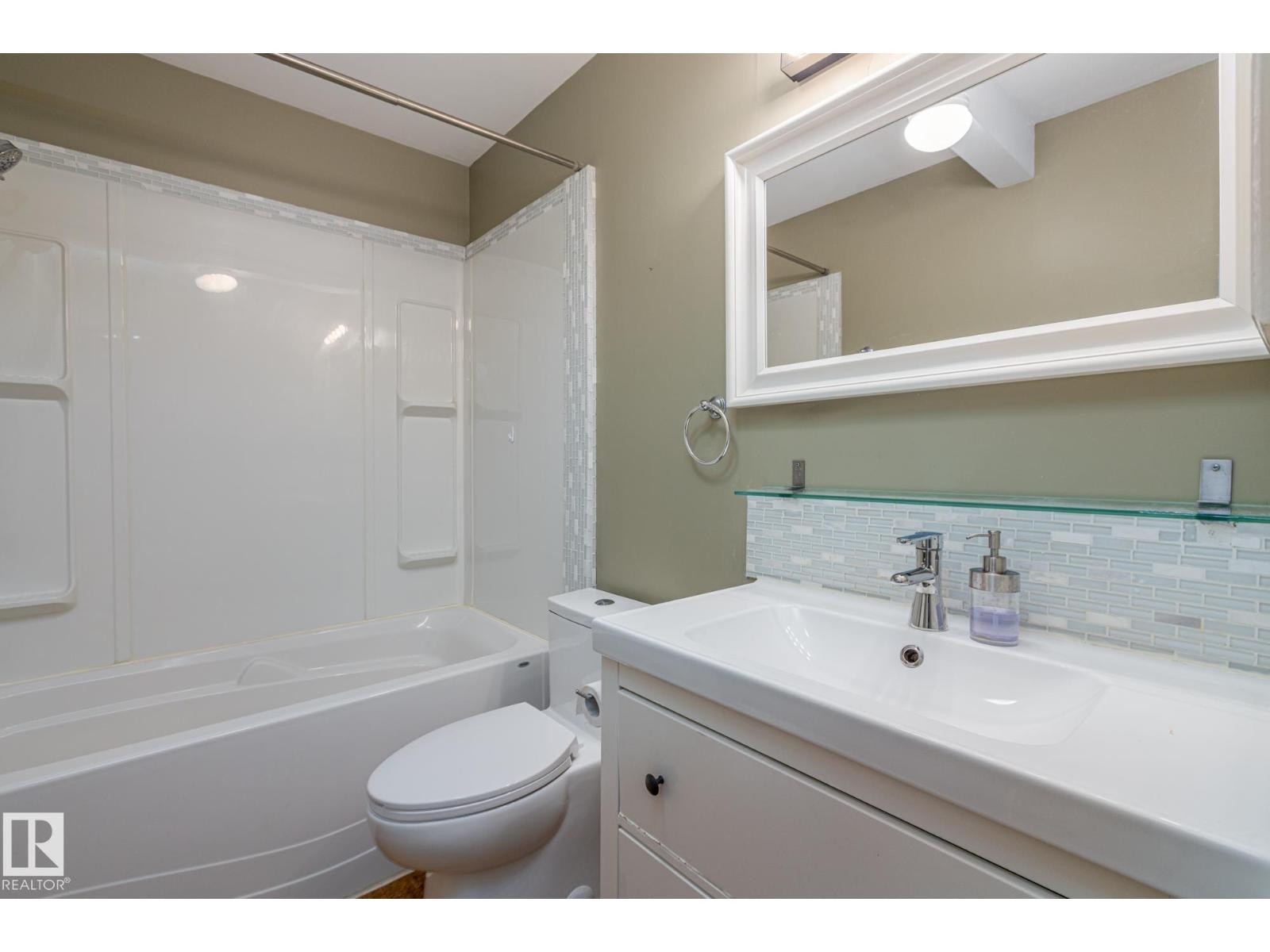 












25 BROADVIEW CR

,
St. Albert,




Alberta
T8N0B1

