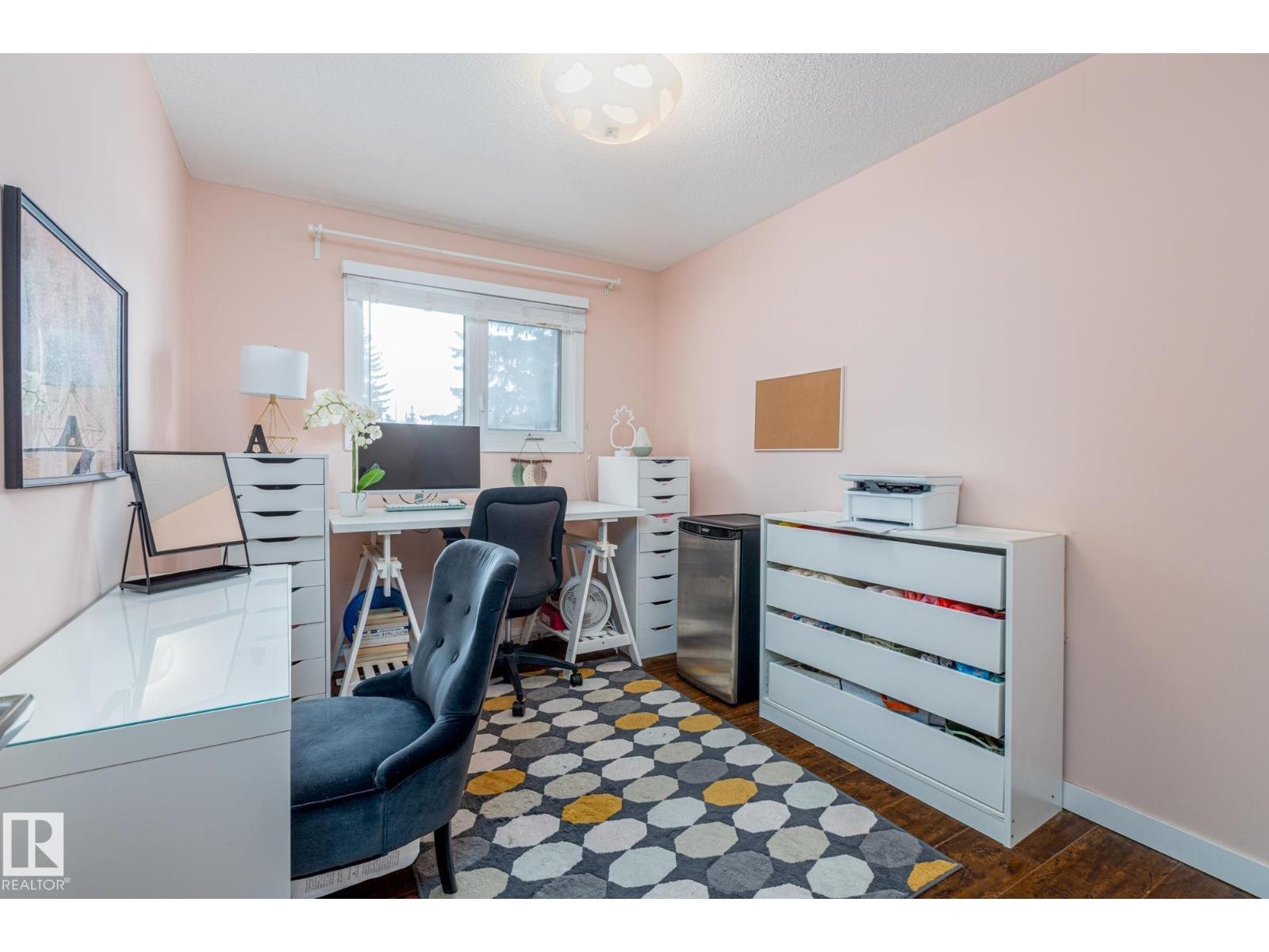 












25 BROADVIEW CR

,
St. Albert,




Alberta
T8N0B1

