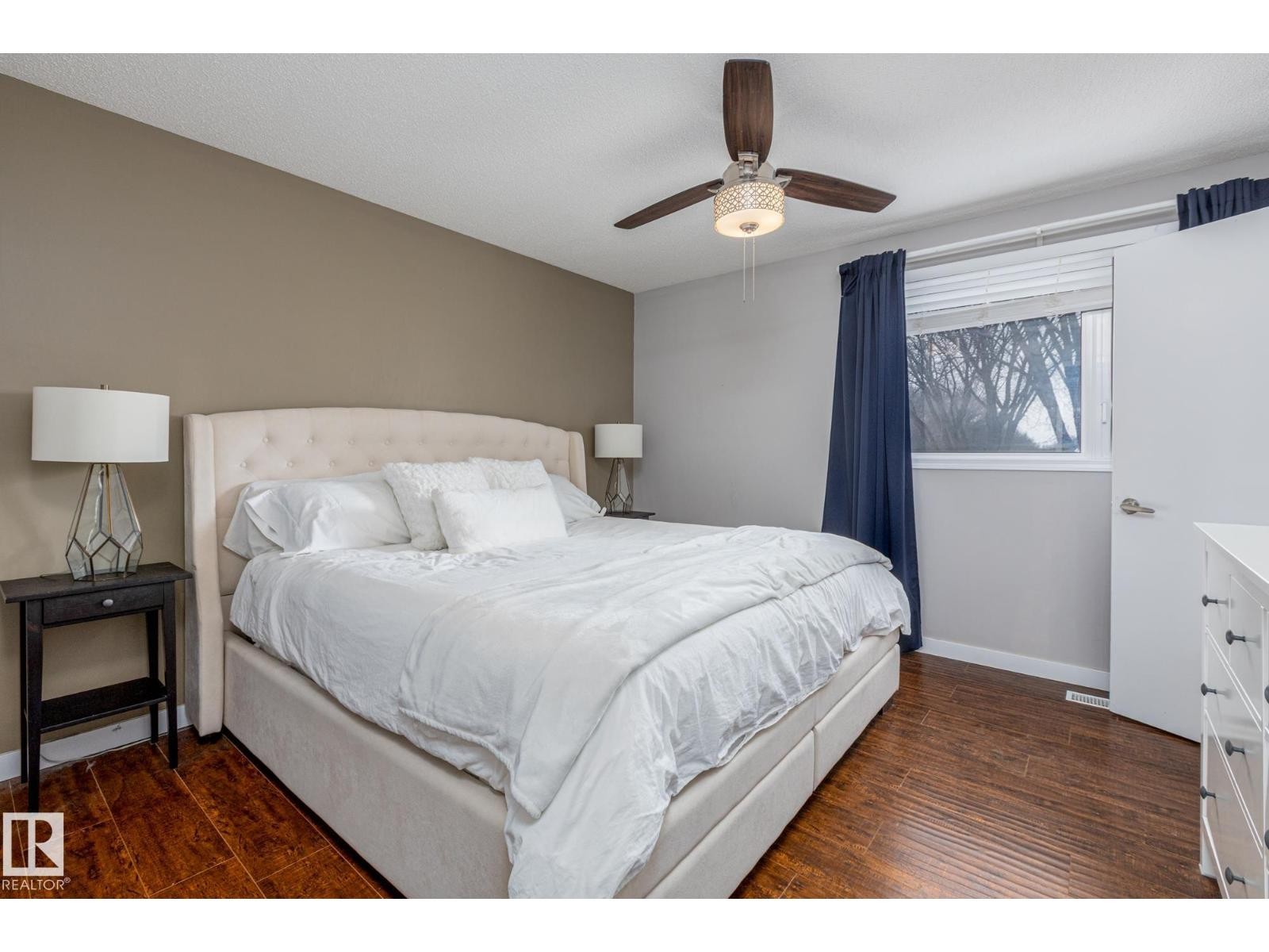 












25 BROADVIEW CR

,
St. Albert,




Alberta
T8N0B1

