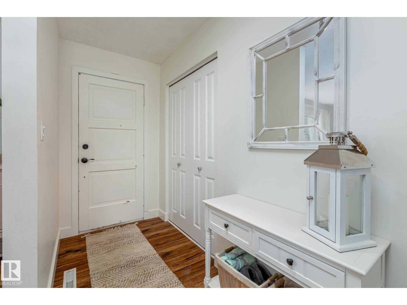 












25 BROADVIEW CR

,
St. Albert,




Alberta
T8N0B1

