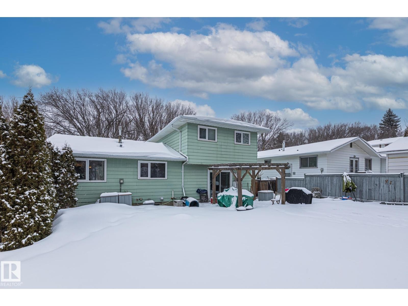 












25 BROADVIEW CR

,
St. Albert,




Alberta
T8N0B1

