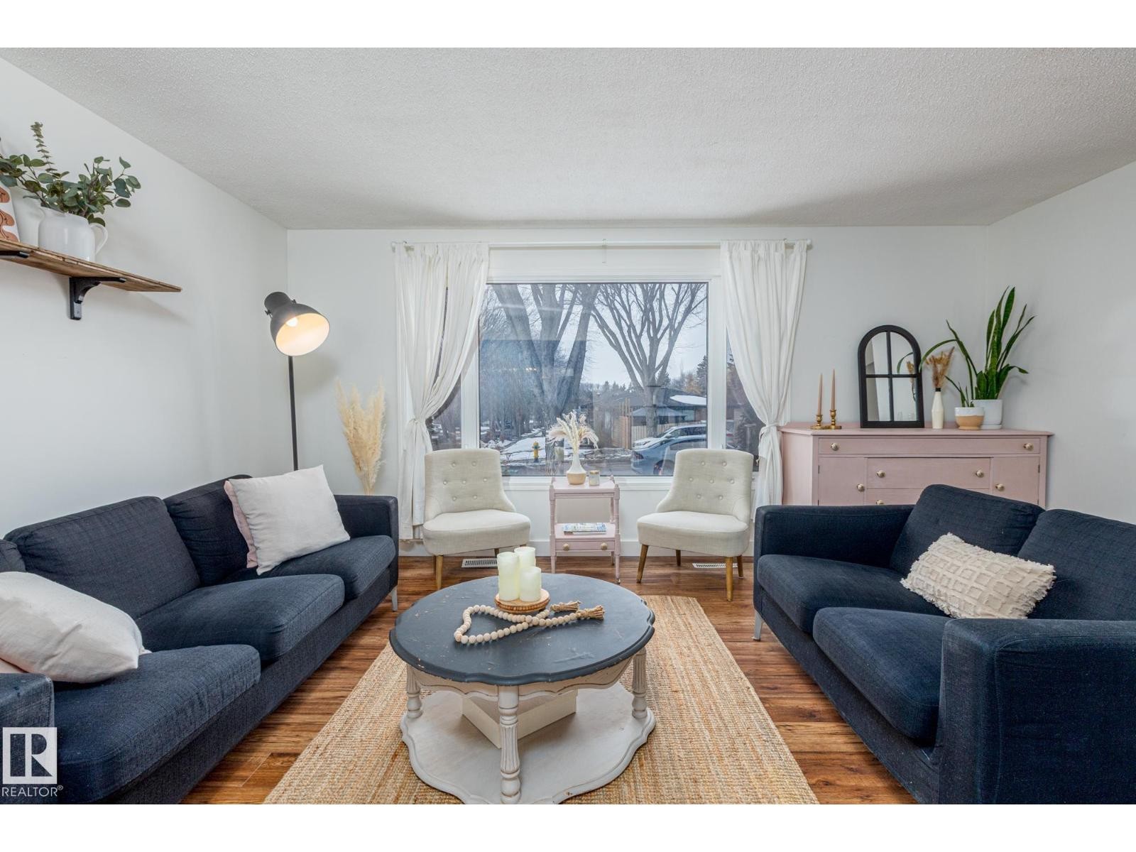 












25 BROADVIEW CR

,
St. Albert,




Alberta
T8N0B1

