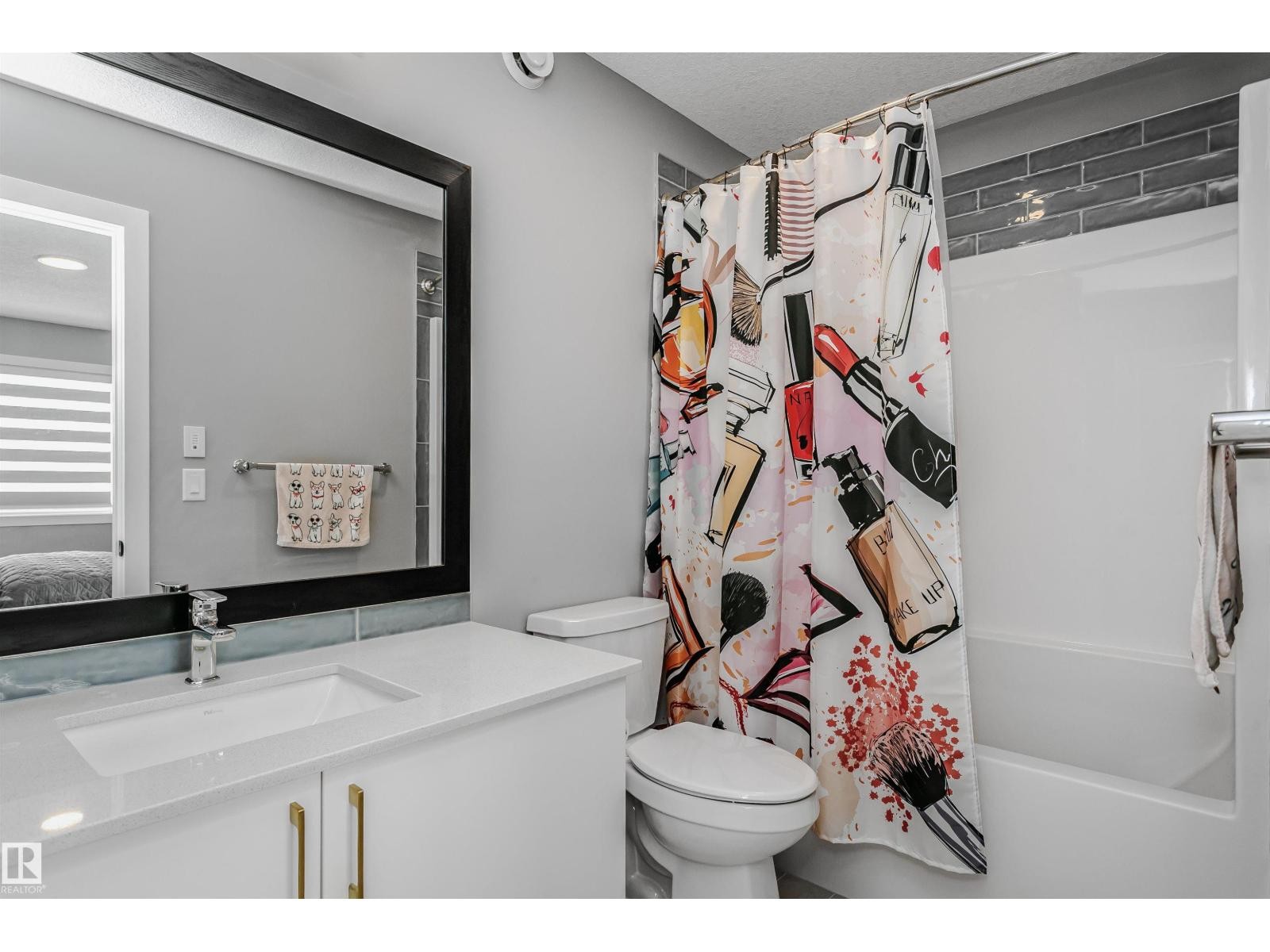 












354 GENESIS VI

,
Stony Plain,




Alberta
T7Z0J6

