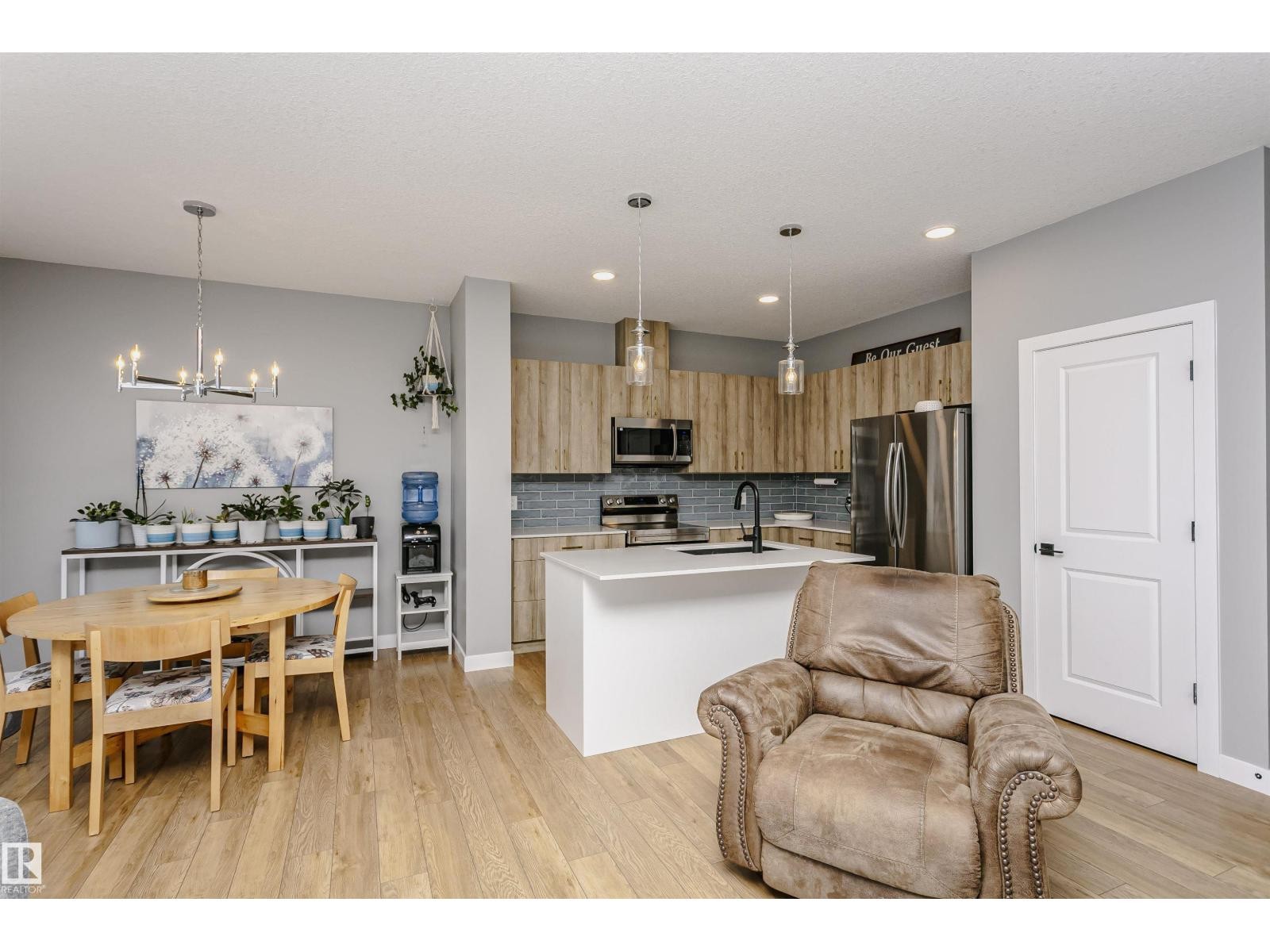 












354 GENESIS VI

,
Stony Plain,




Alberta
T7Z0J6

