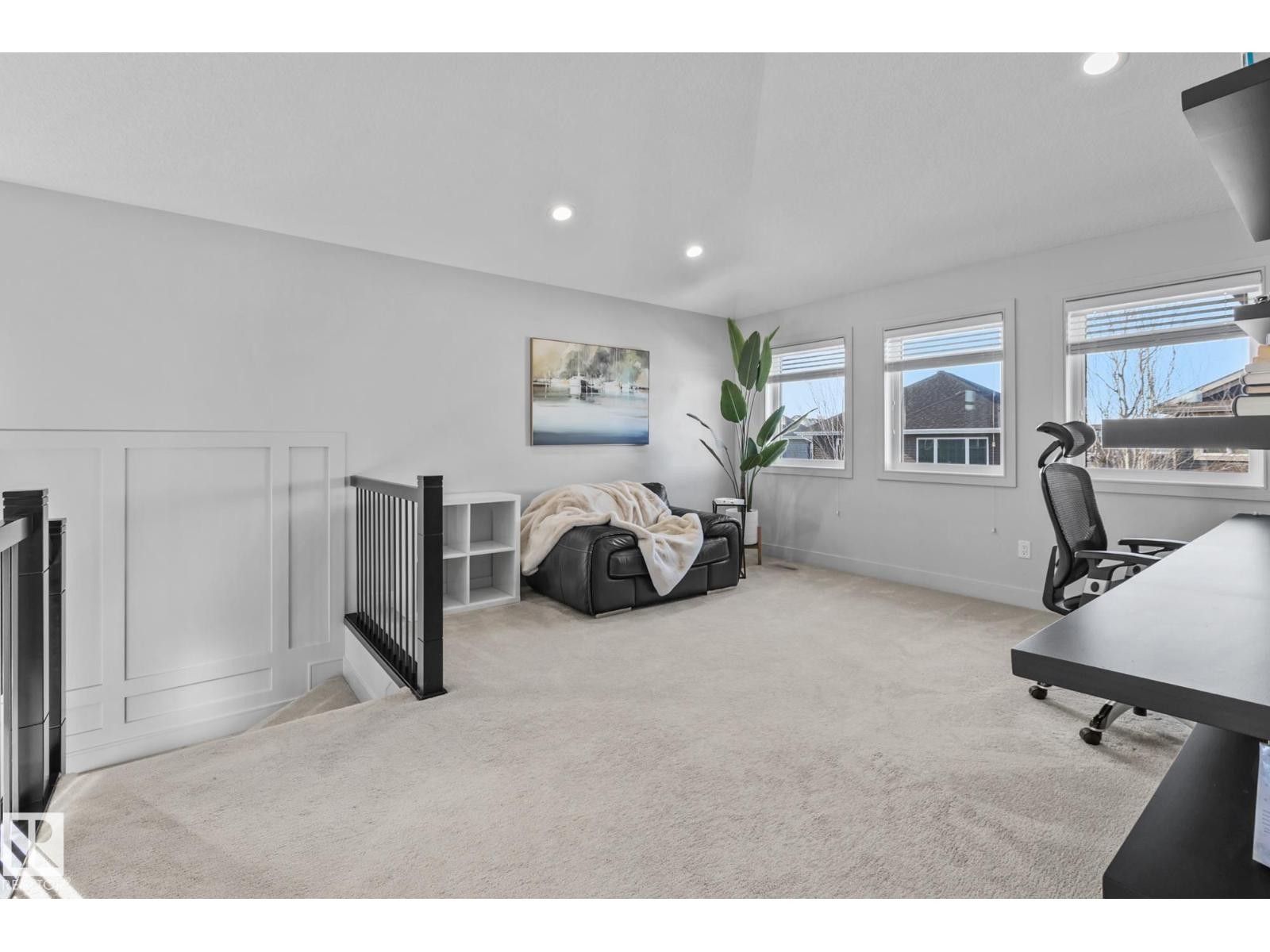 












25 ENCHANTED WAY

,
St. Albert,




Alberta
T8N7R5

