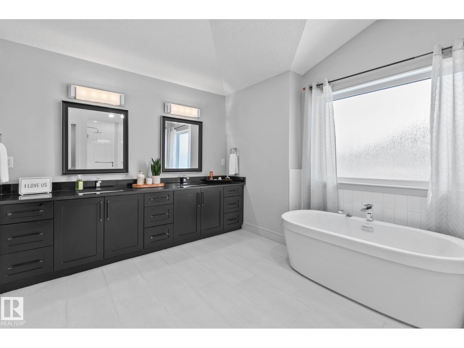 












25 ENCHANTED WAY

,
St. Albert,




Alberta
T8N7R5

