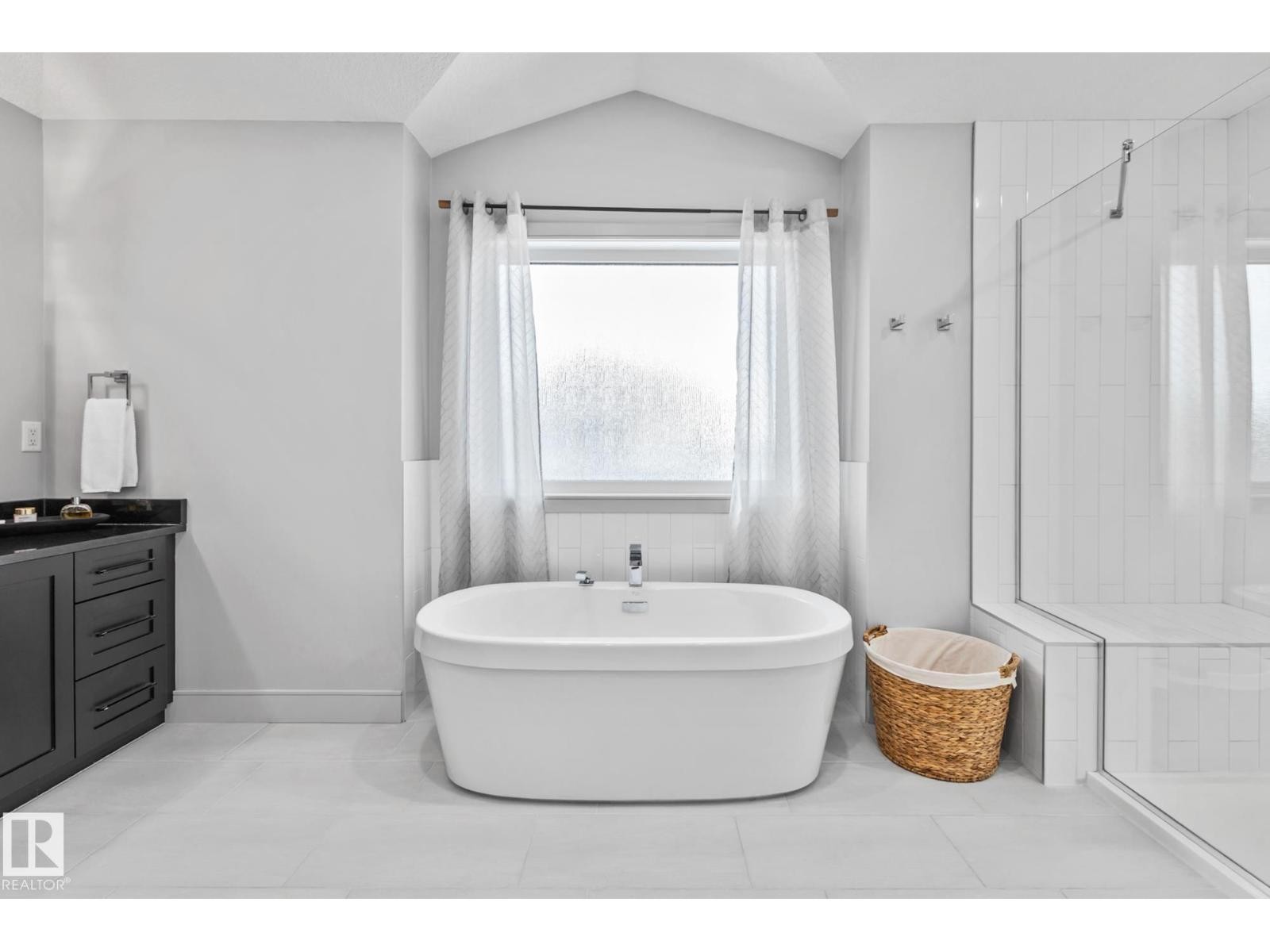 












25 ENCHANTED WAY

,
St. Albert,




Alberta
T8N7R5

