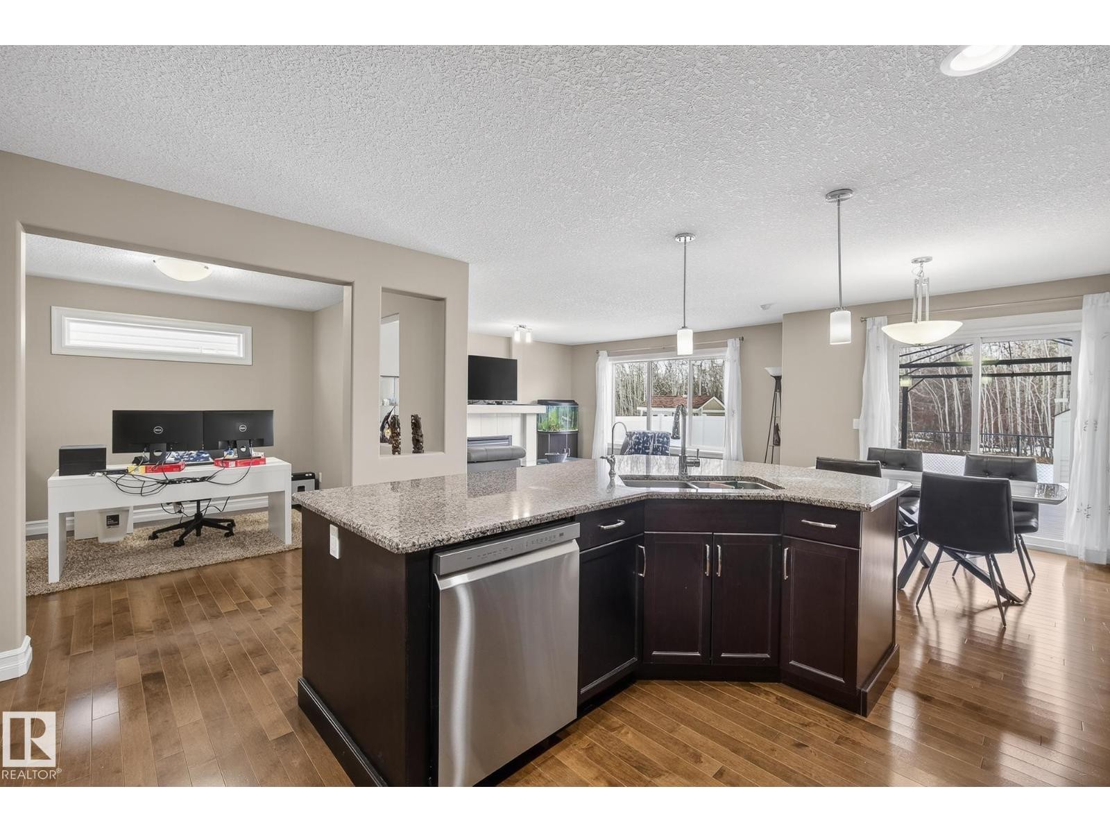 












12152 172 AV NW

,
Edmonton,




Alberta
T5X0H3

