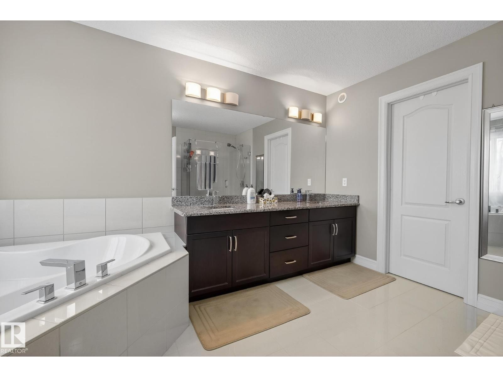 












12152 172 AV NW

,
Edmonton,




Alberta
T5X0H3

